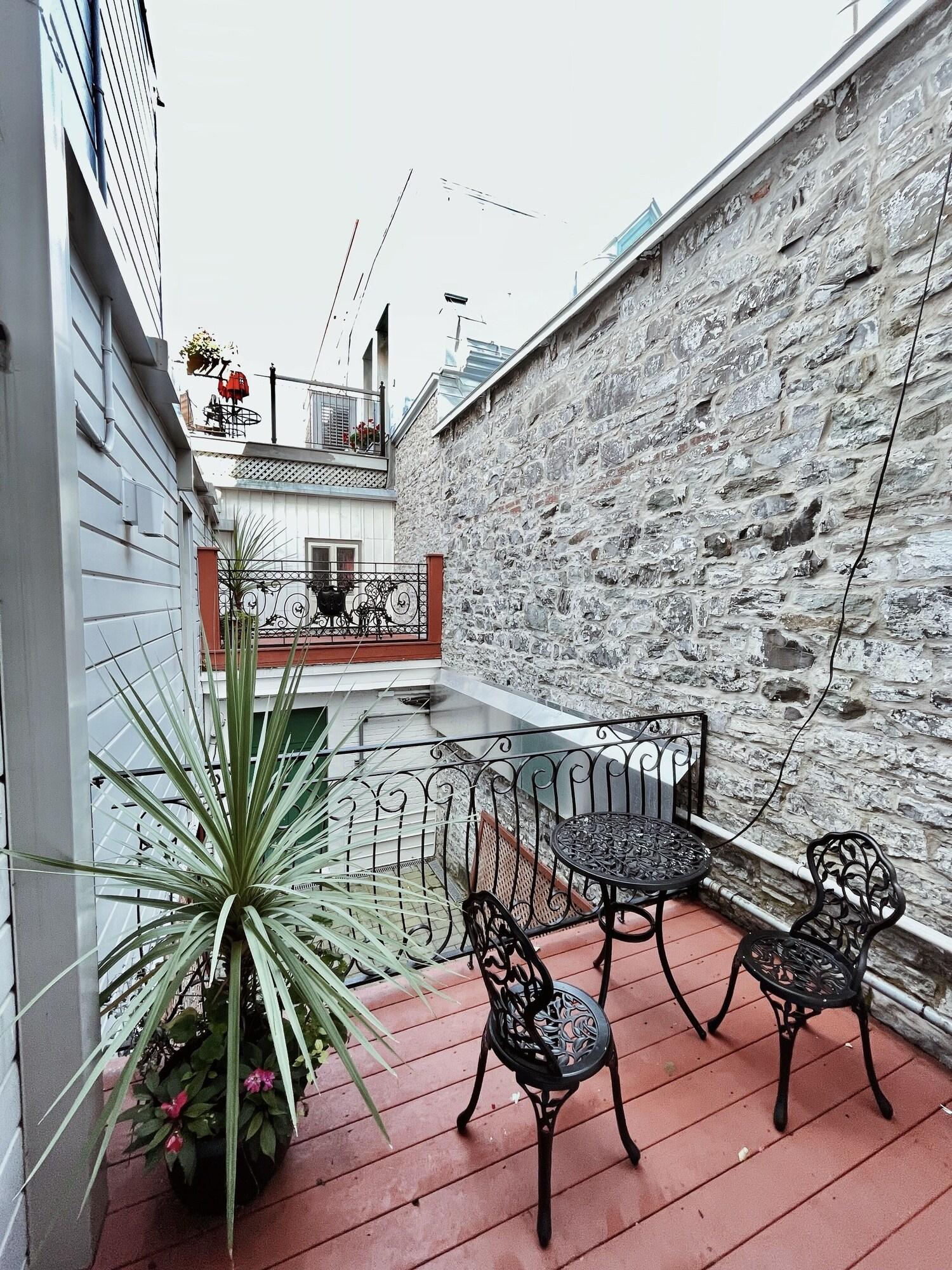 Double Deluxe King Bed