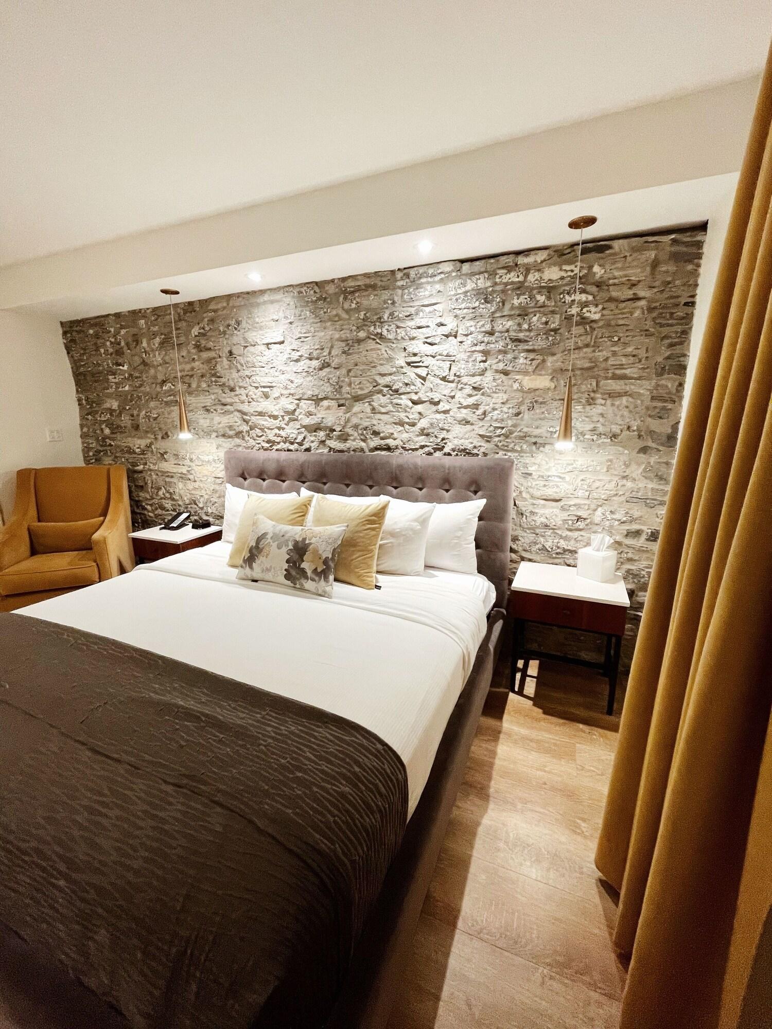 Double Deluxe King Bed