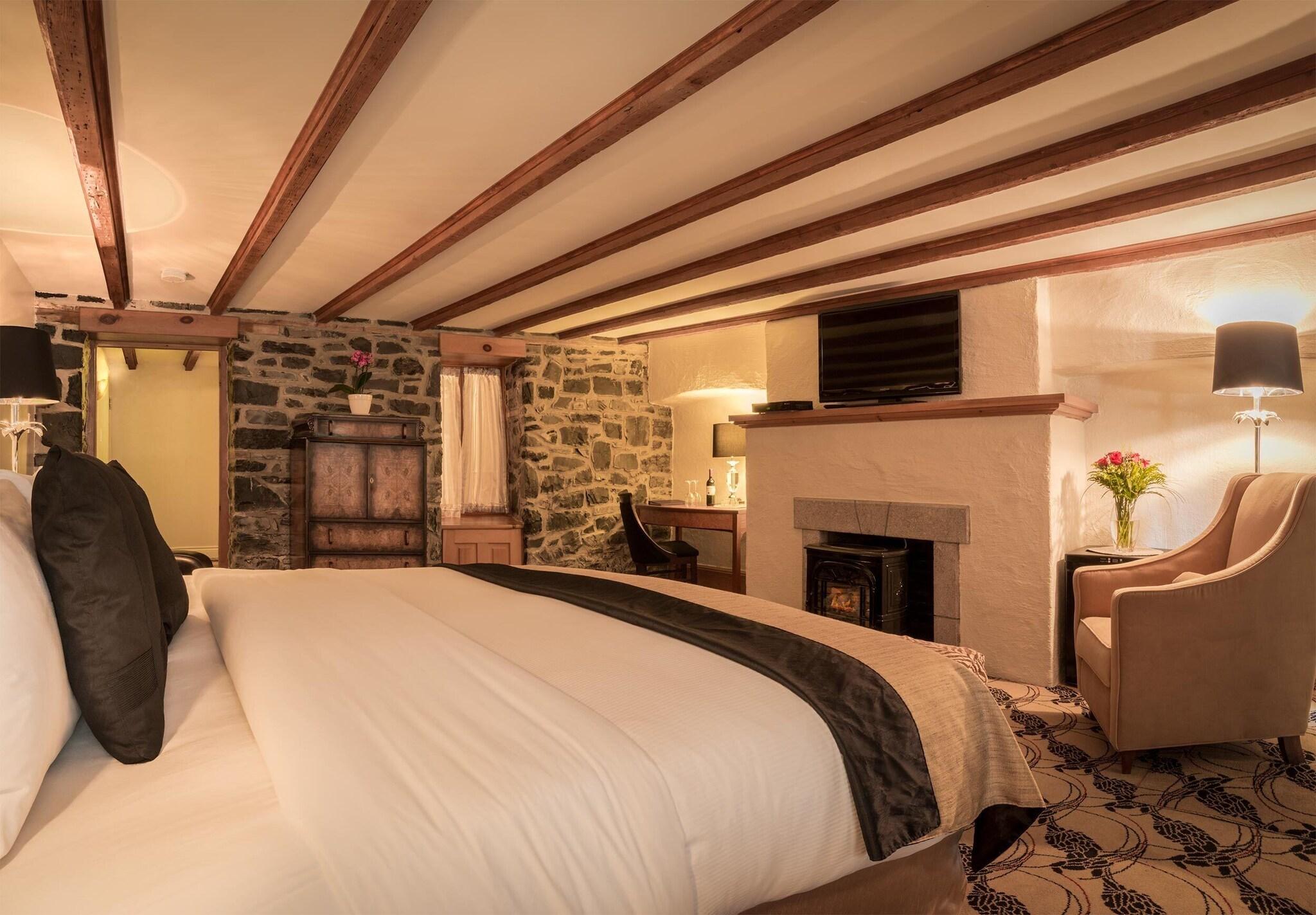 Double Deluxe King Bed