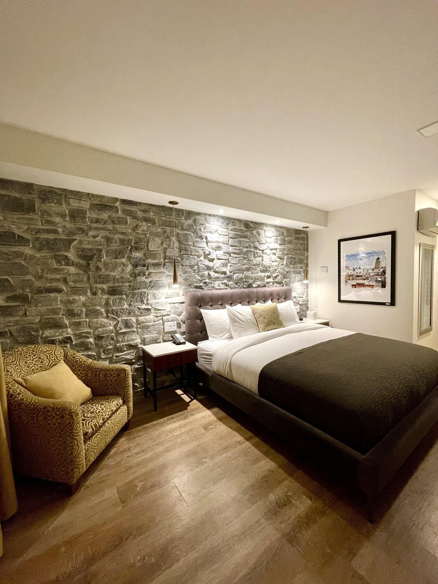 Double Deluxe King Bed