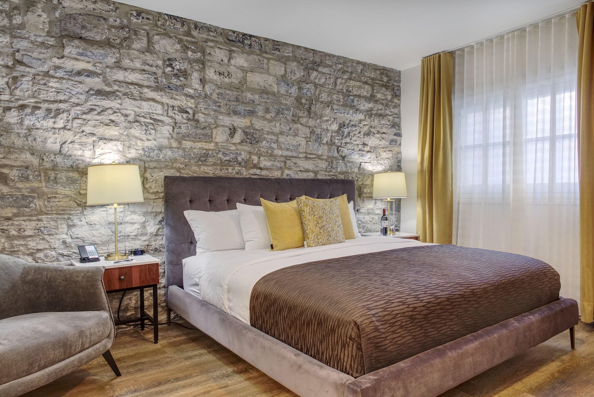 Double Deluxe King Bed