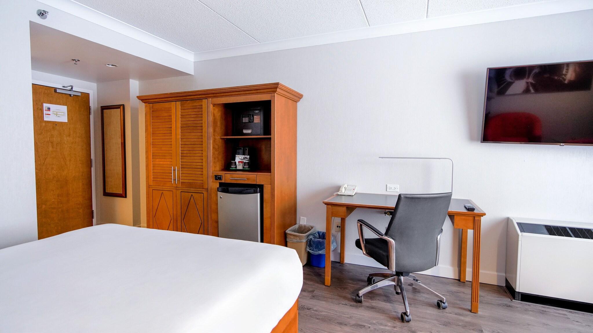 Double Classic Queen Bed