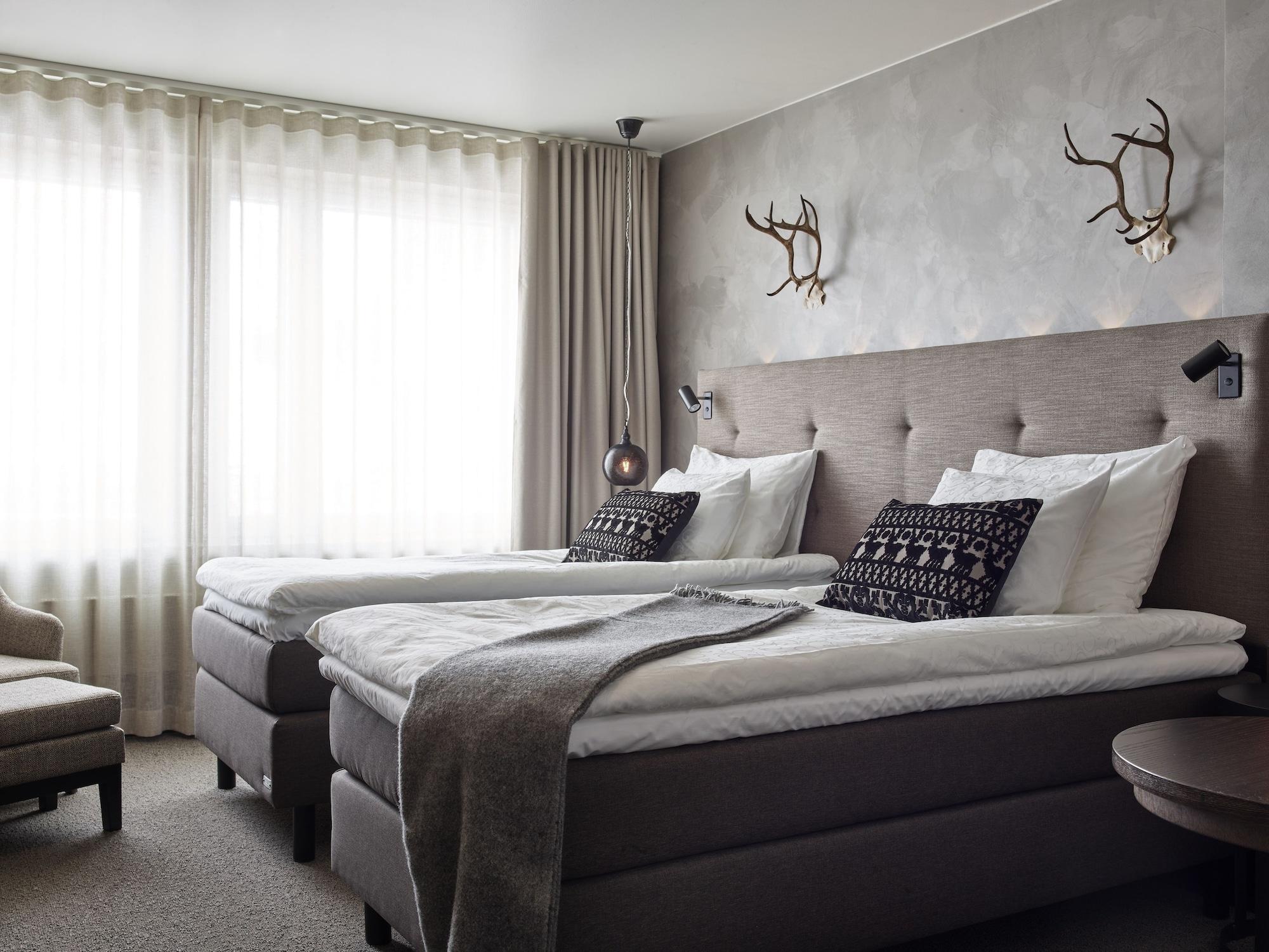 Double Single Two Double Beds One Bedroom 