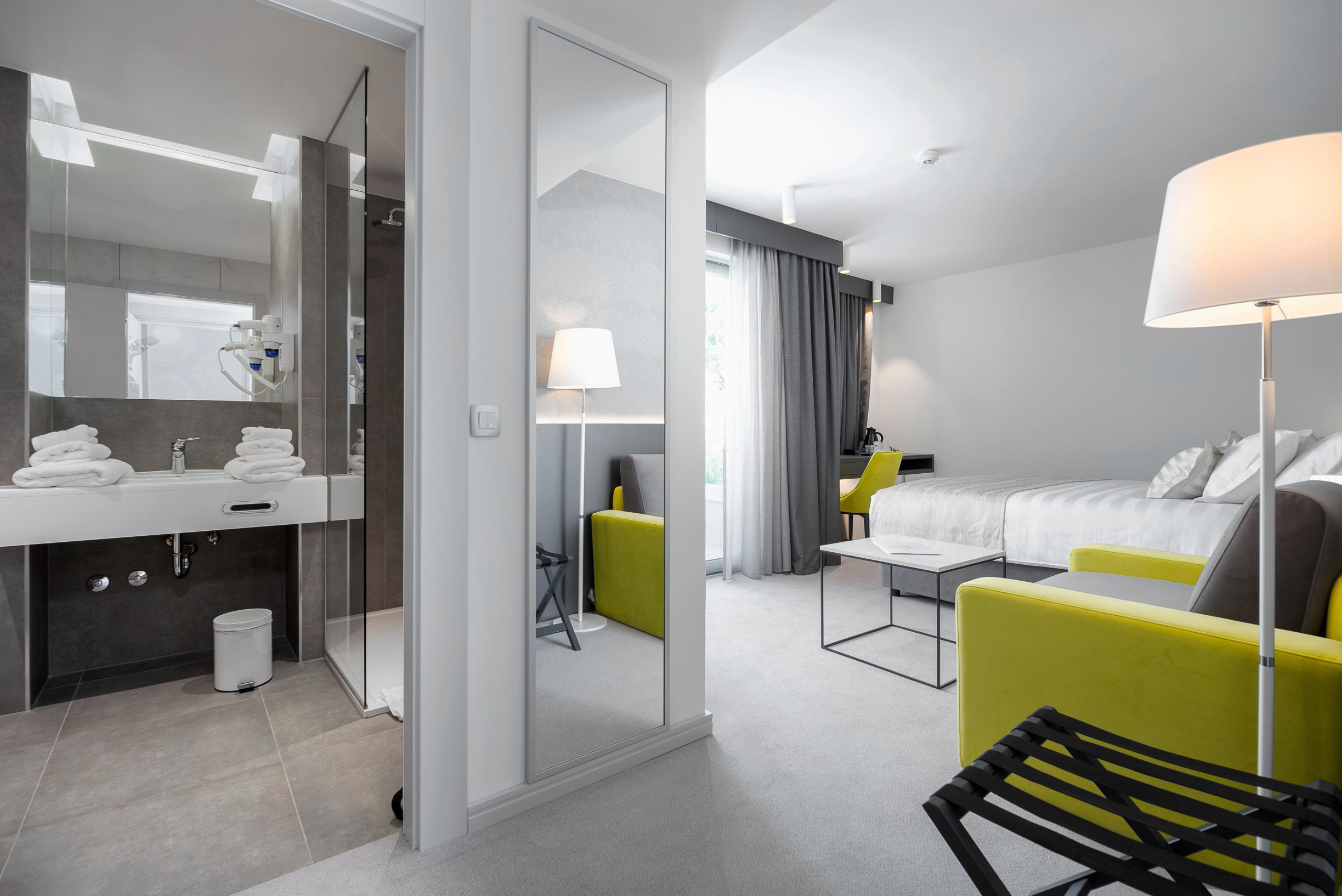 Double Deluxe One Bed