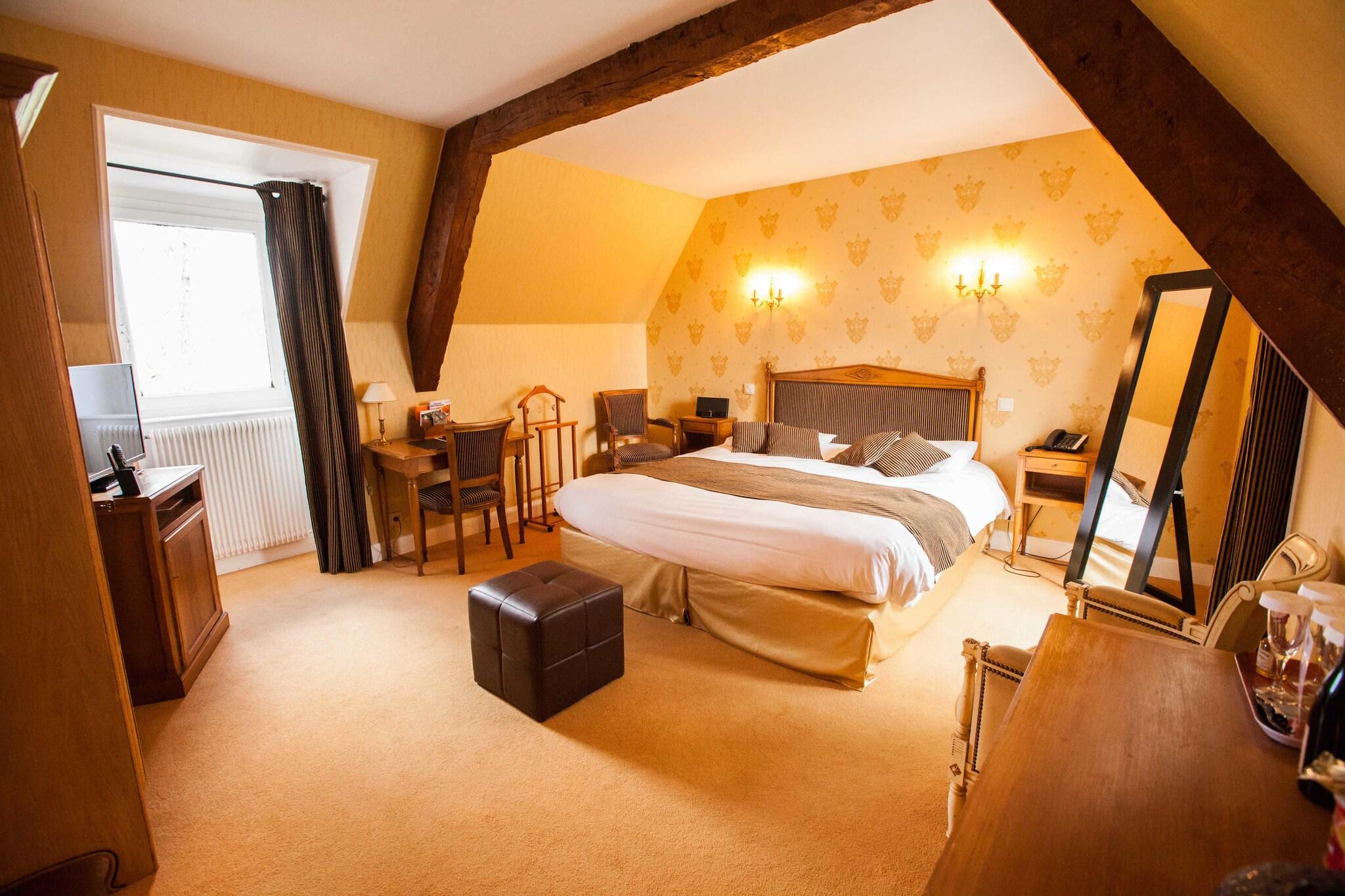 Double Deluxe King Bed