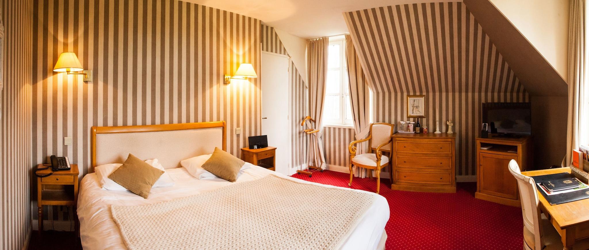 Double or Twin with Double Bed