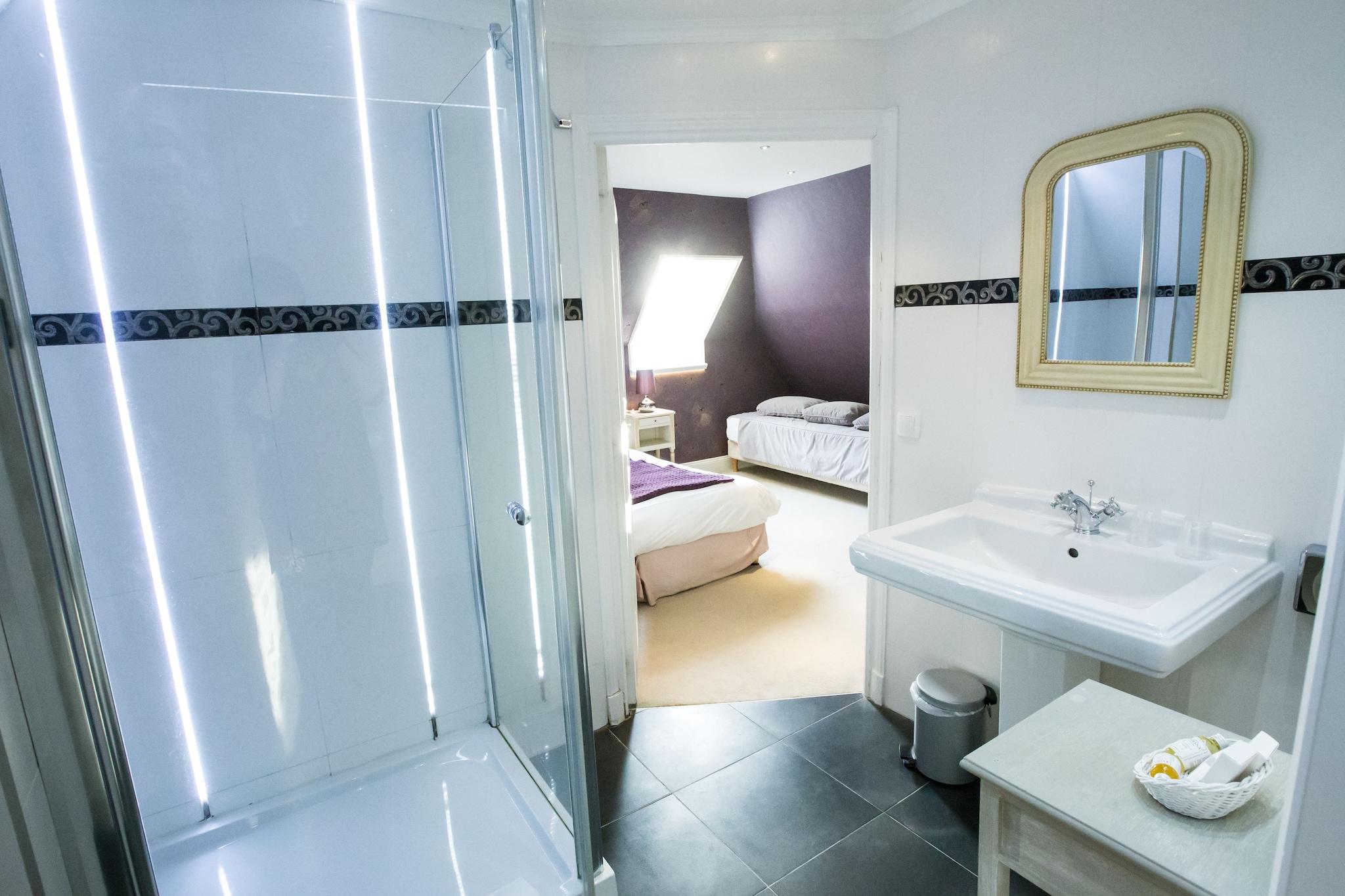 Double Deluxe King Bed