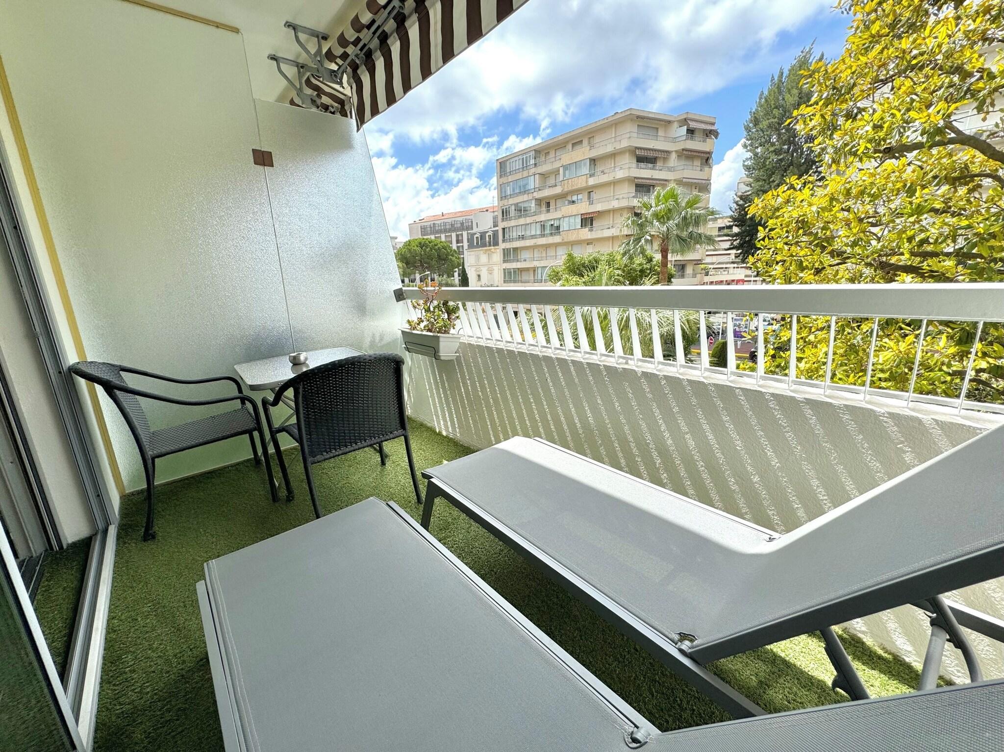 Double Deluxe Queen Bed