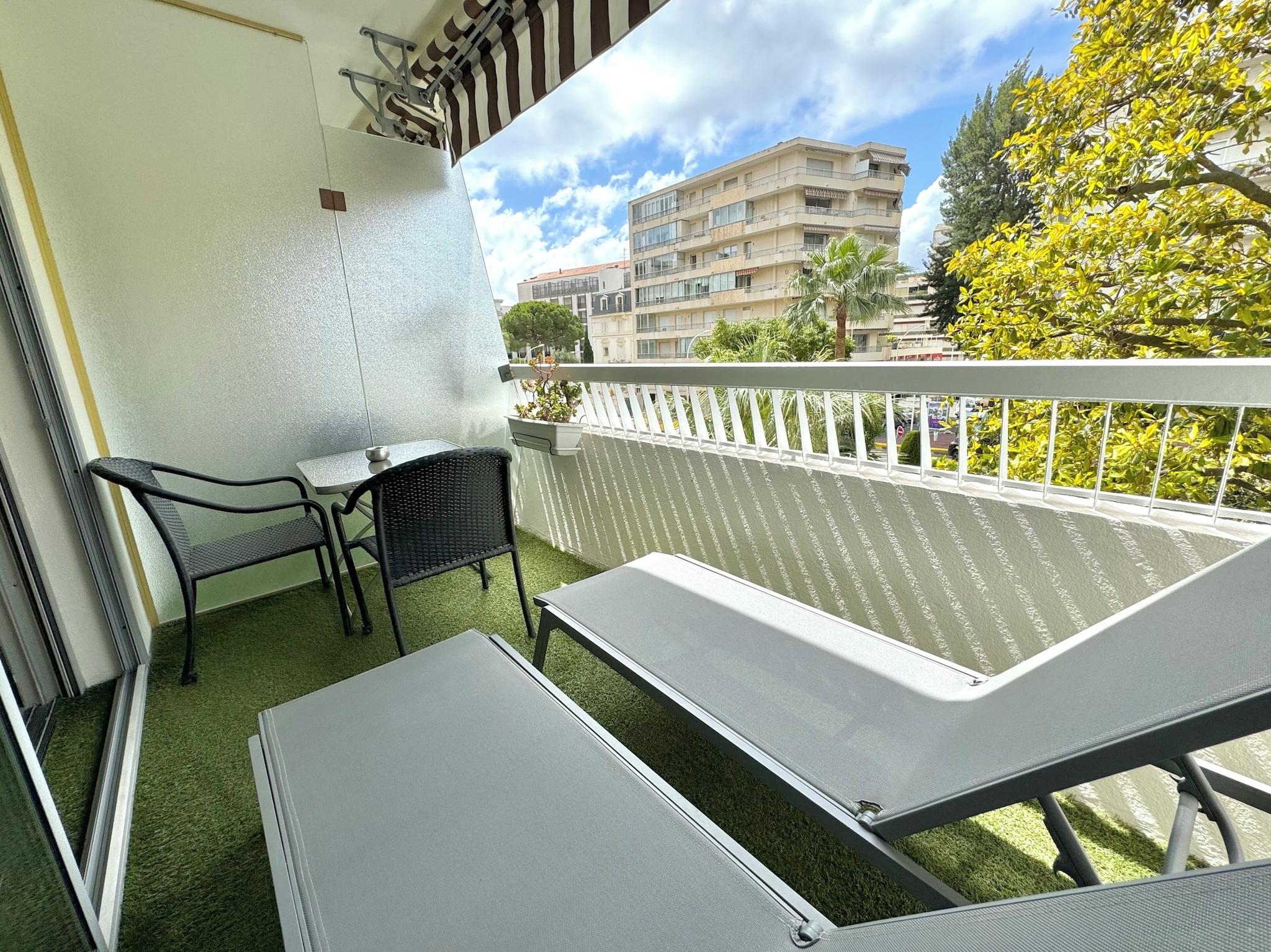 Double Deluxe Queen Bed