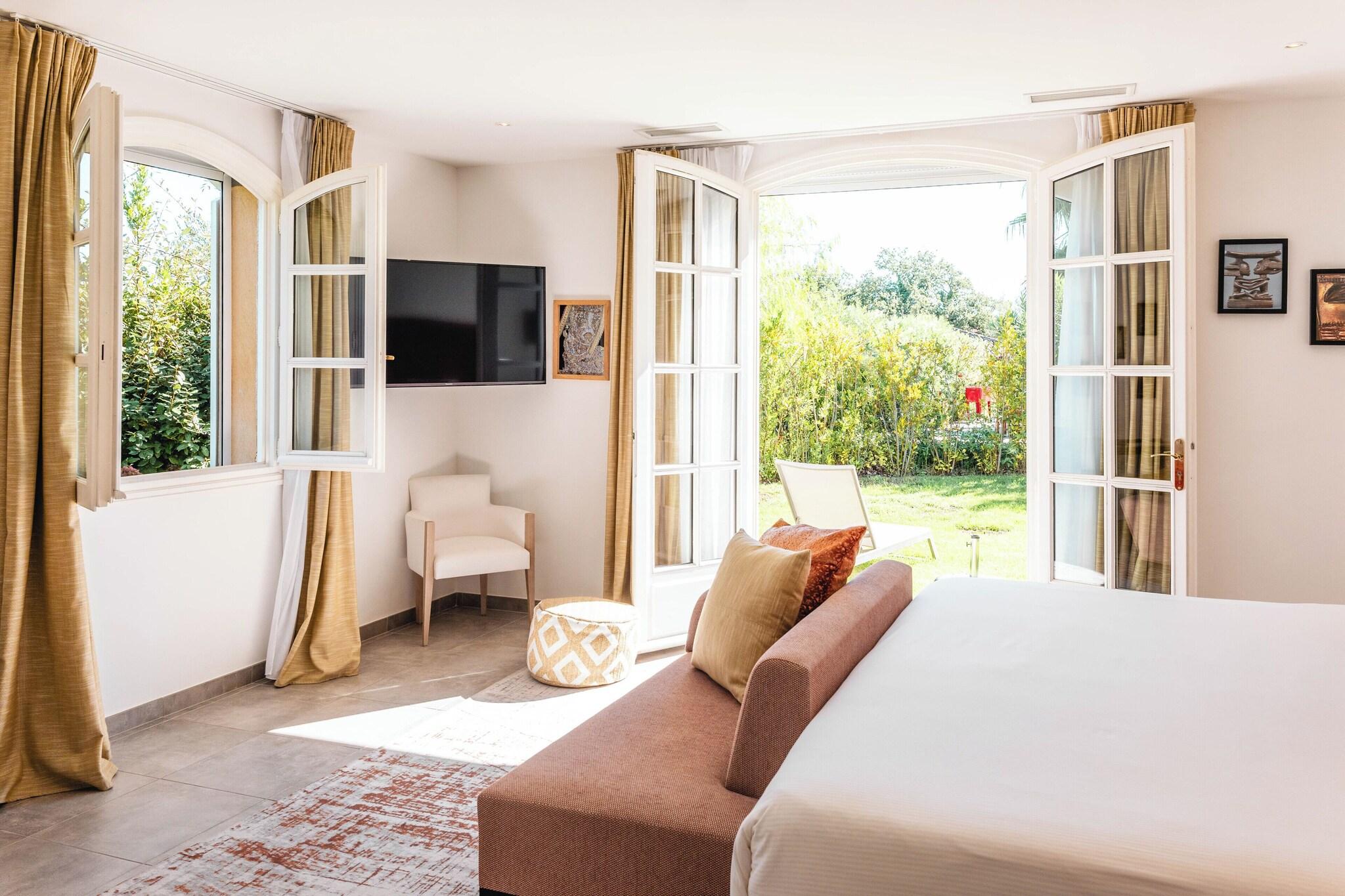 Villa Two Queen Beds