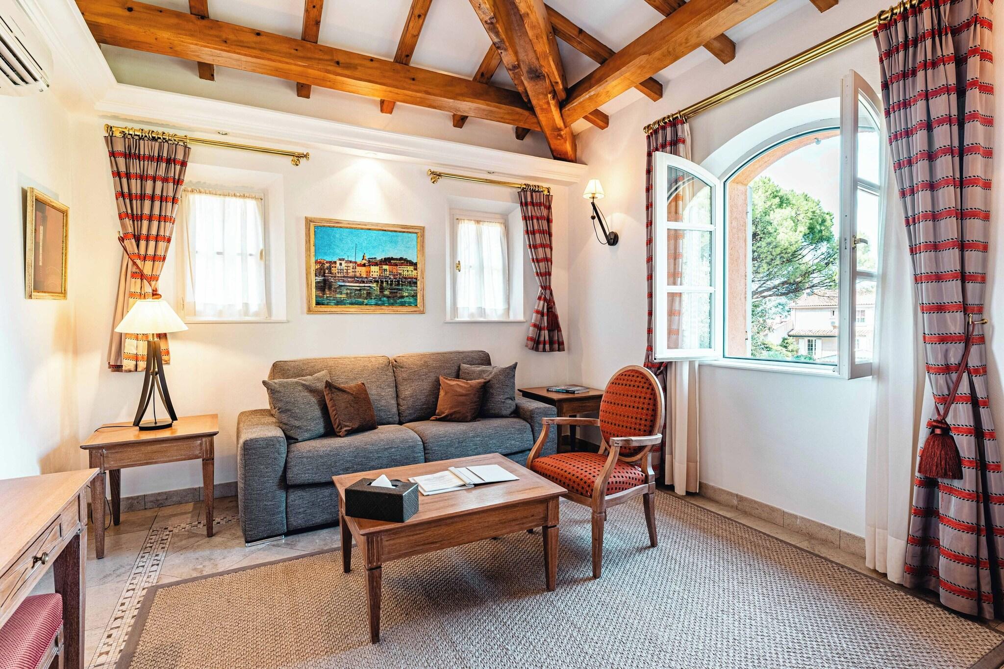 Suite Queen Size Bed