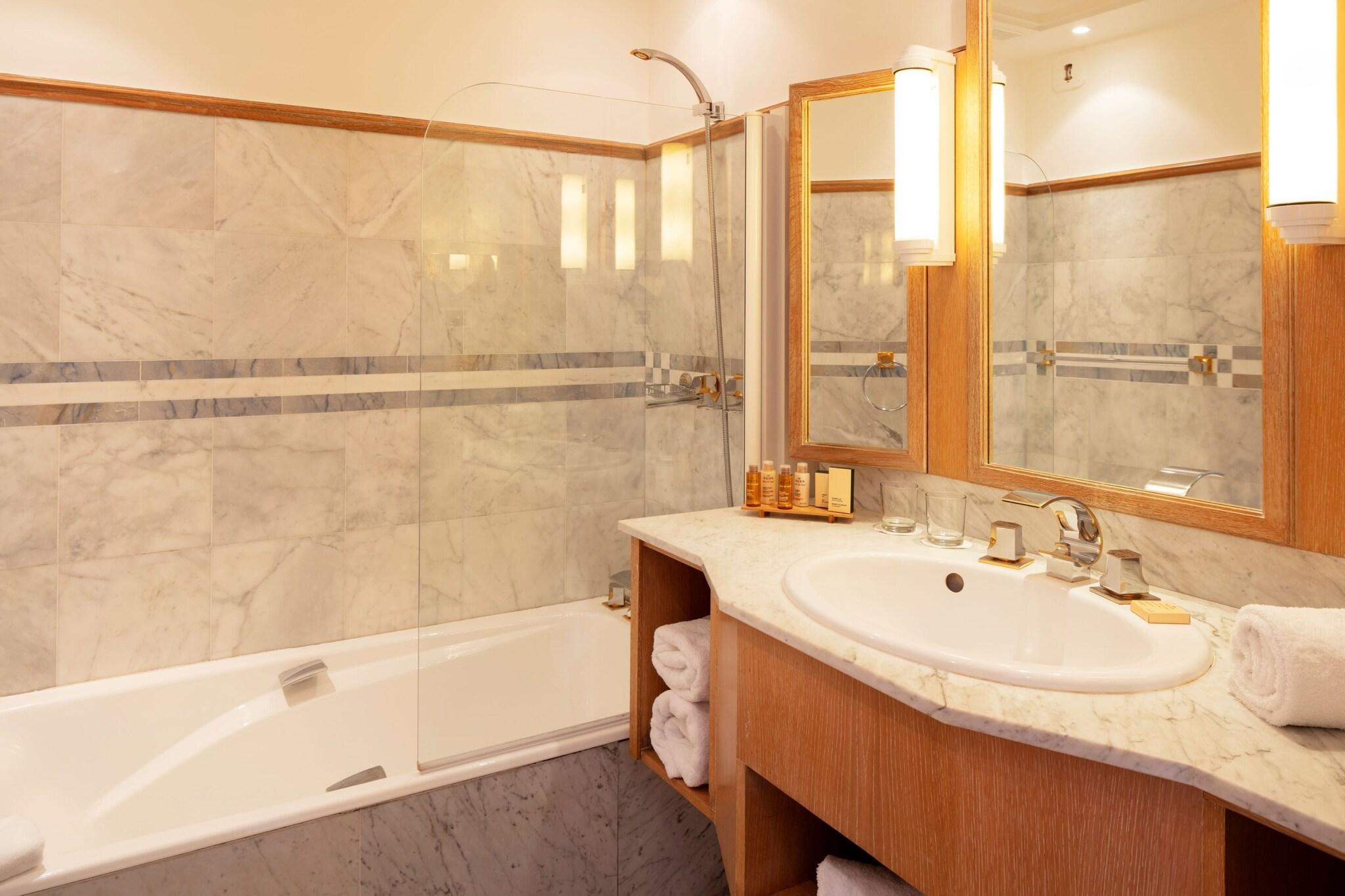 Family Room Three Beds