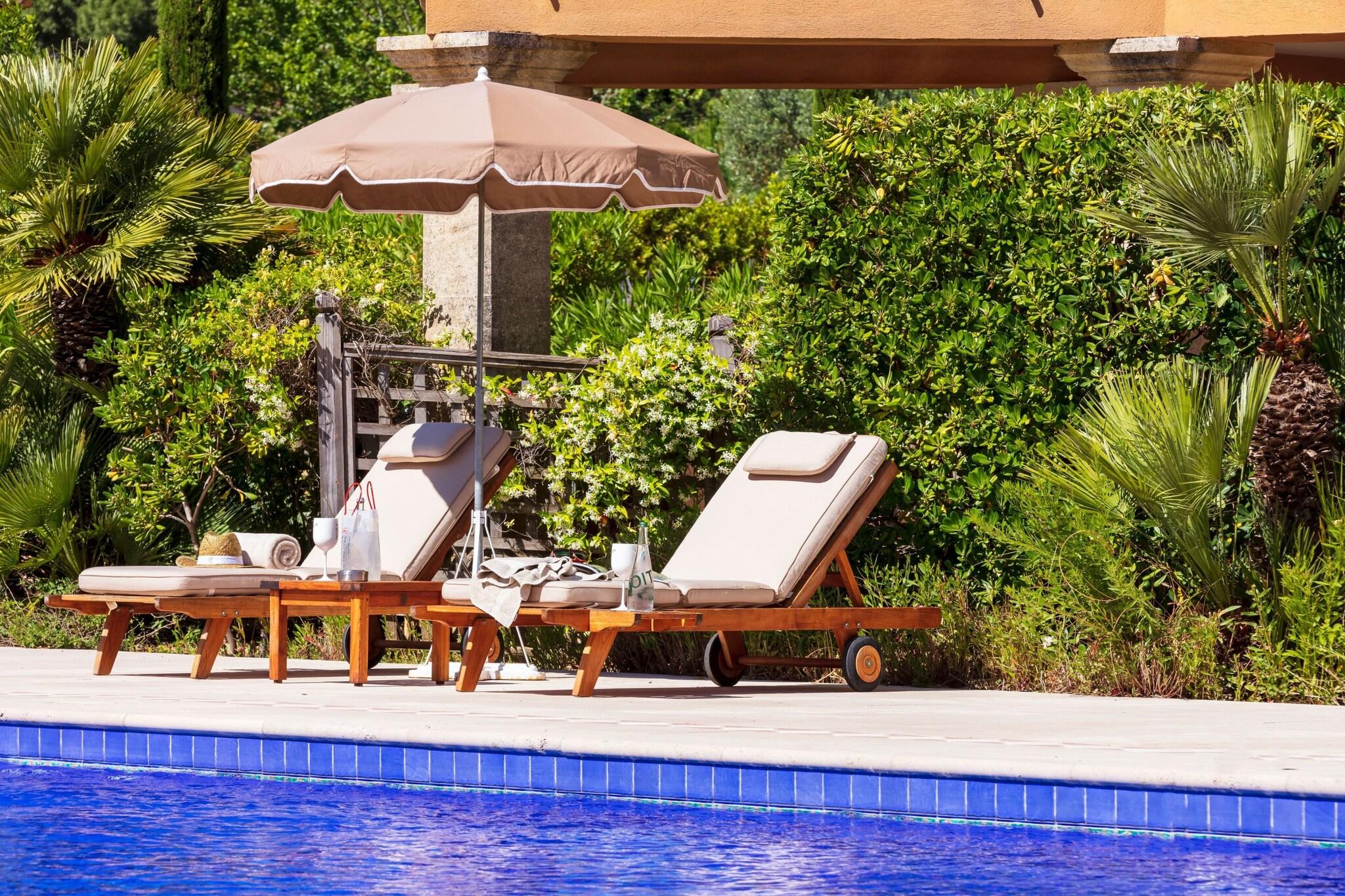 Suite Queen Size Bed