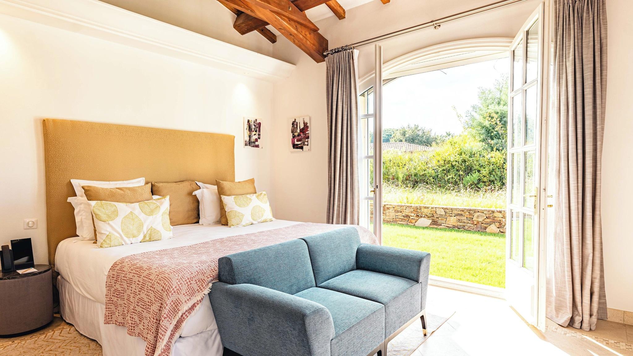 Villa Two Queen Beds