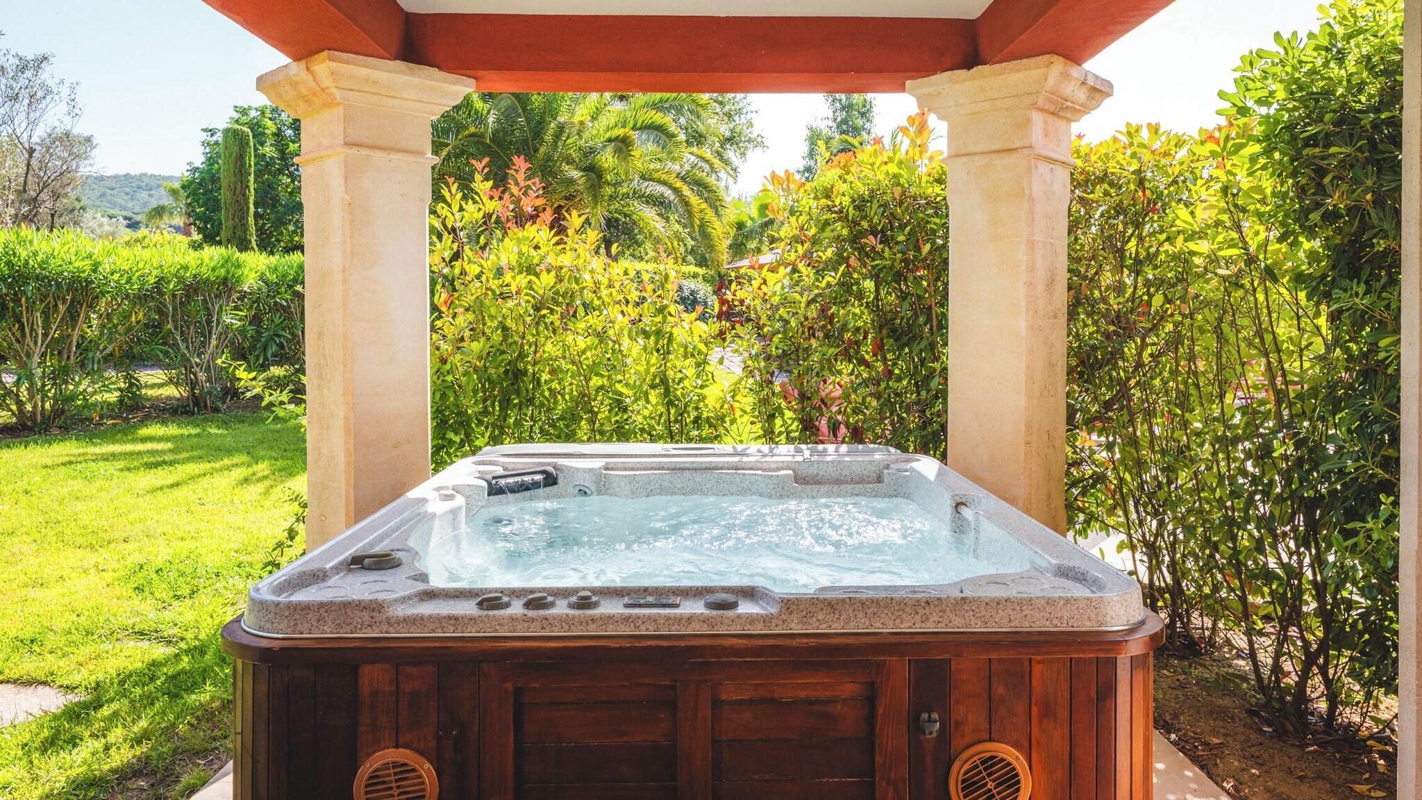 Suite Queen Size Bed