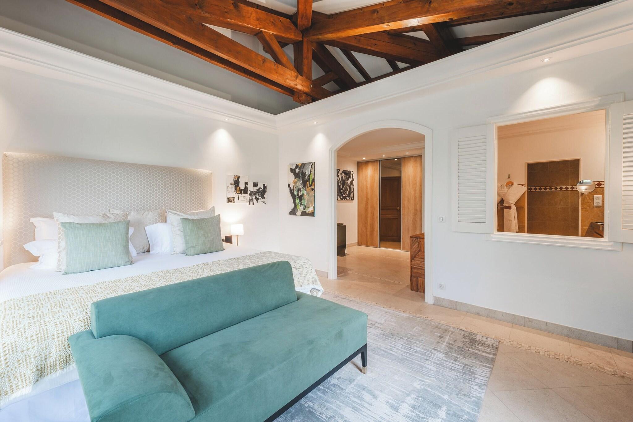 Villa Two Queen Beds