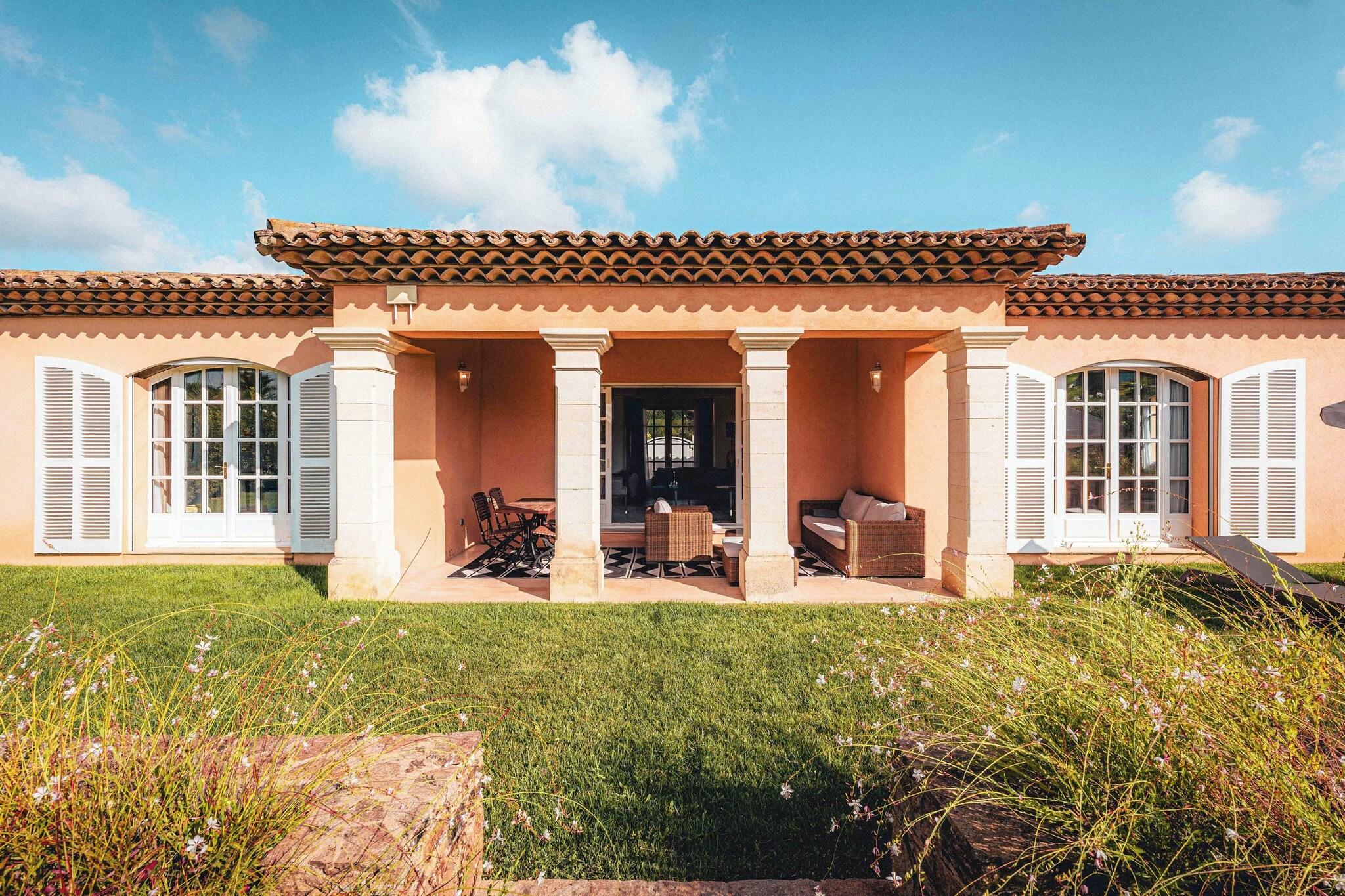 Villa Two Queen Beds