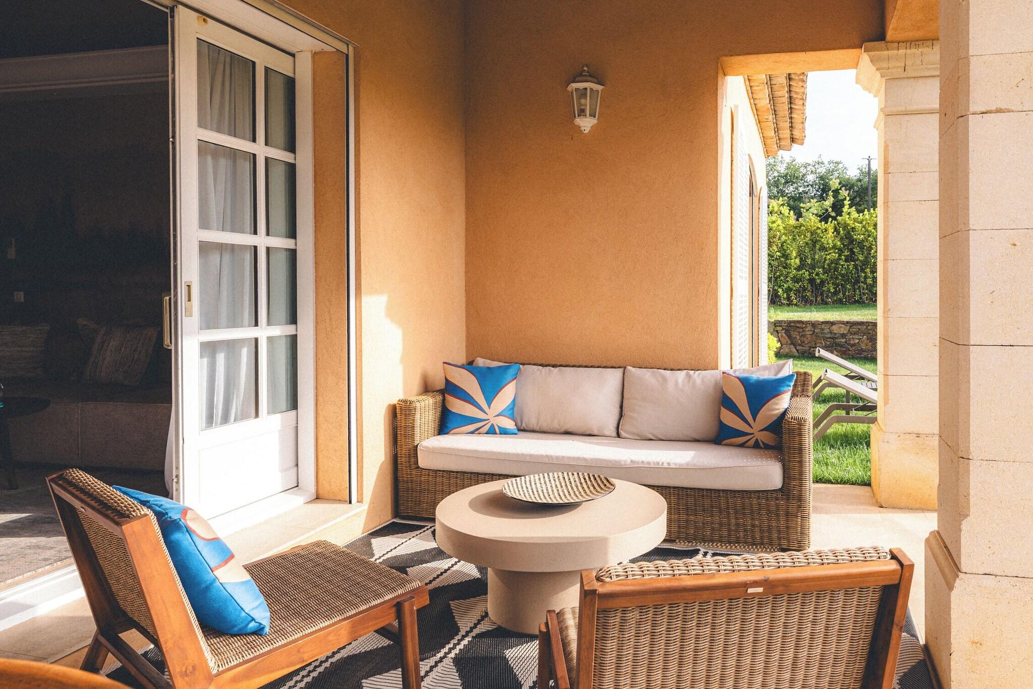 Villa Two Queen Beds