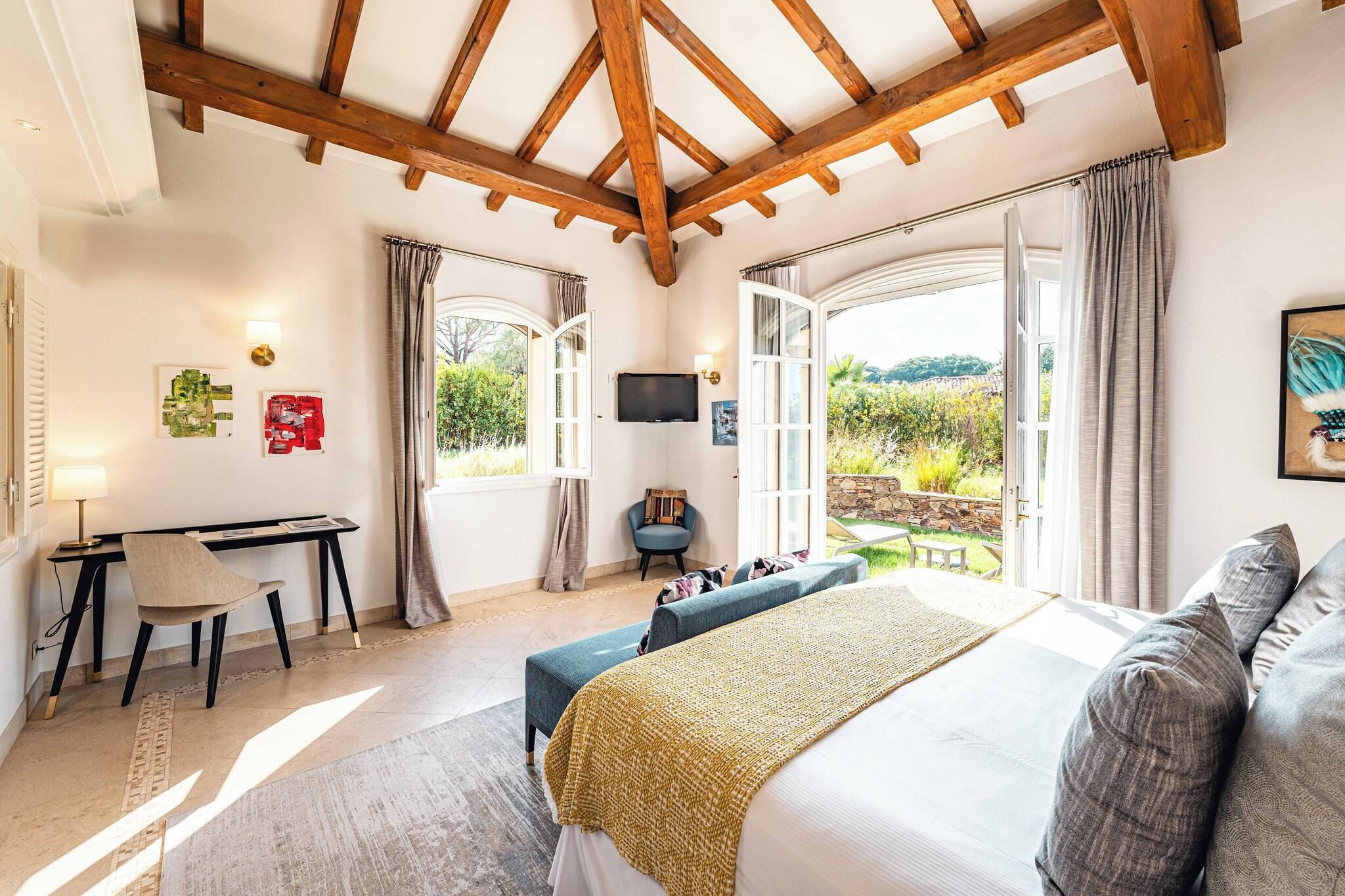 Villa Two Queen Beds