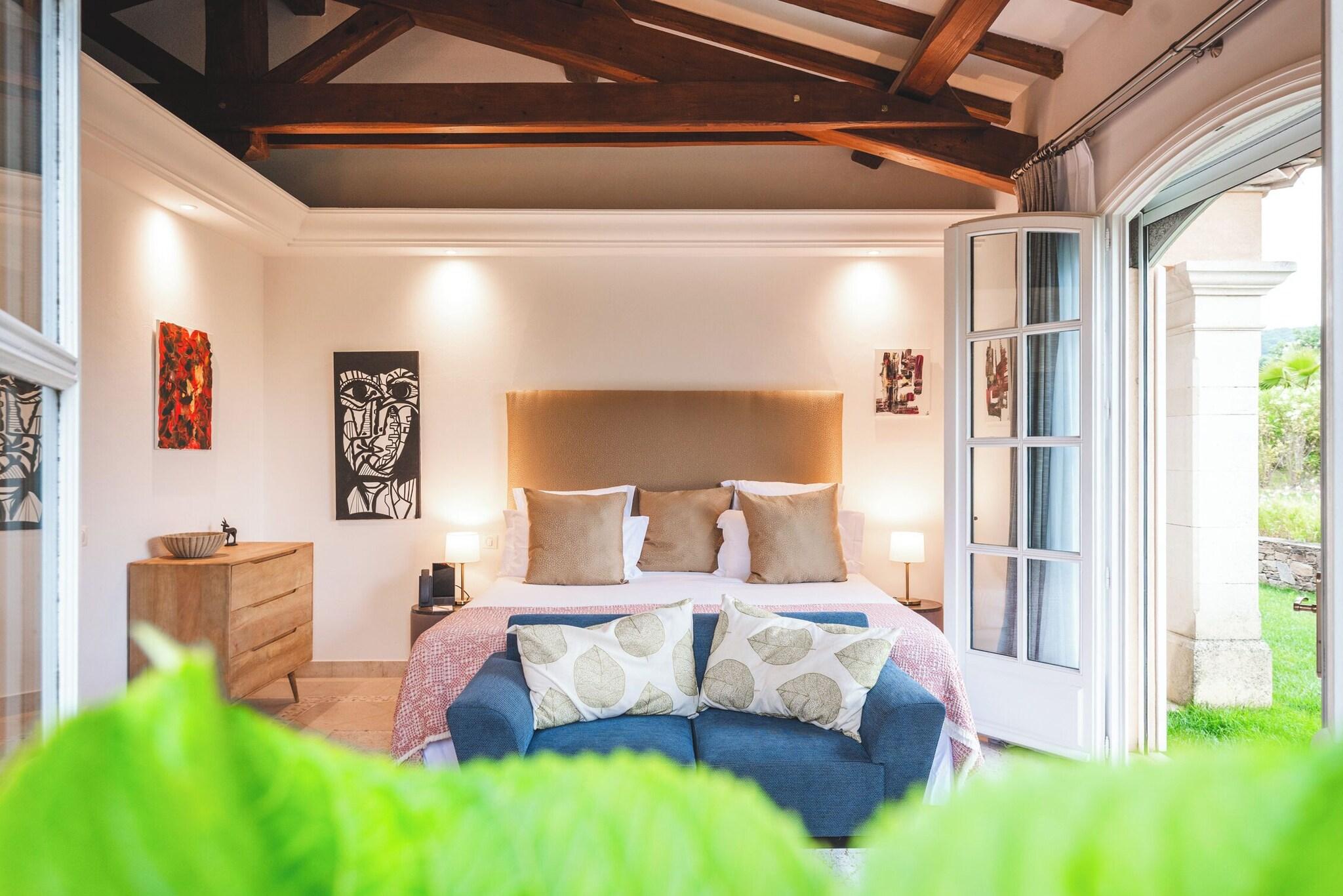 Villa Two Queen Beds