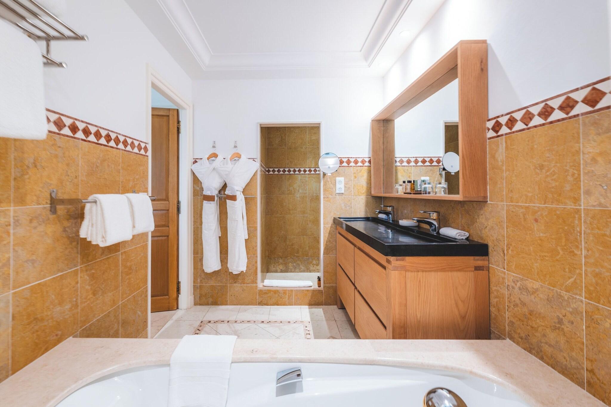 Villa Two Queen Beds