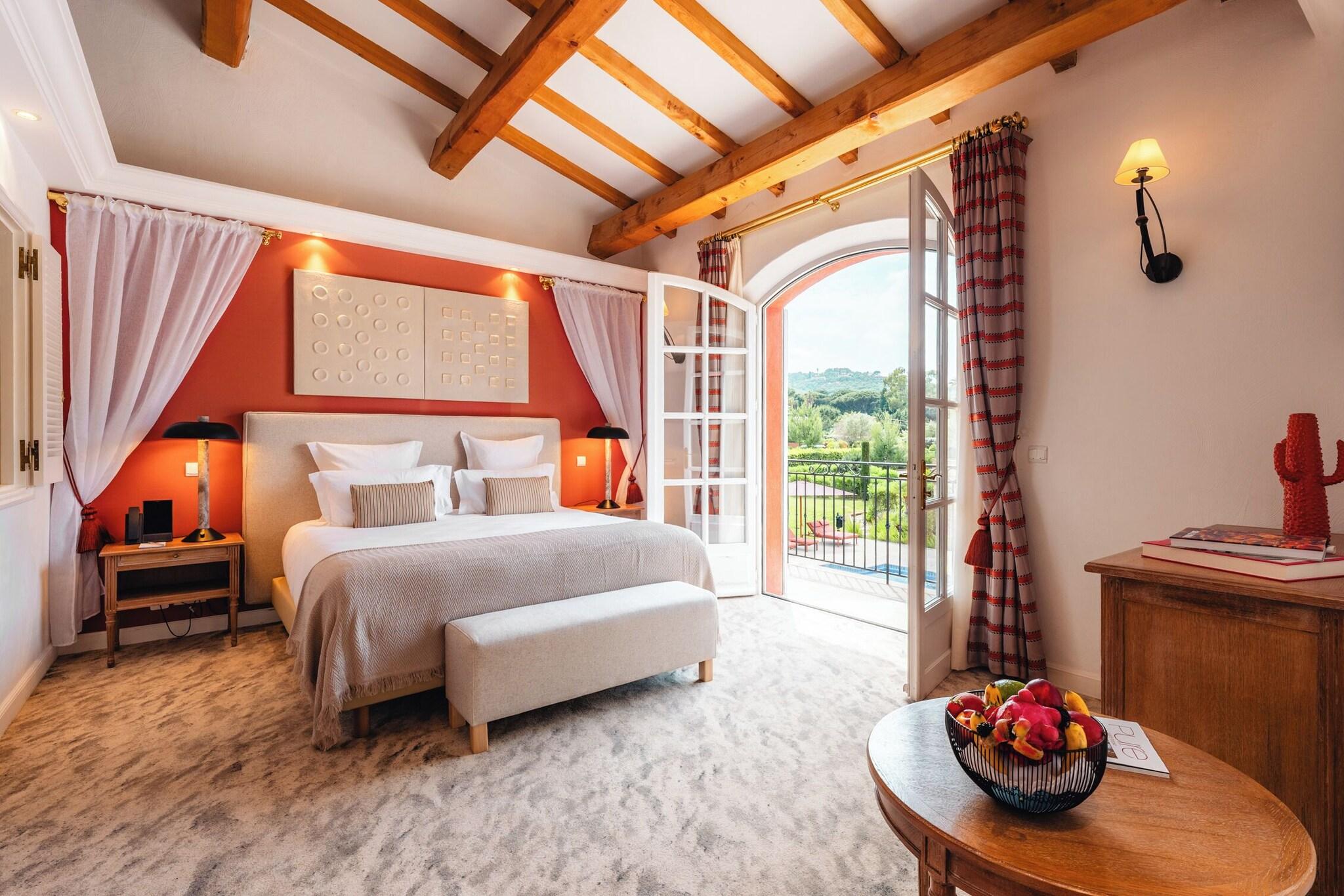 Suite Queen Size Bed