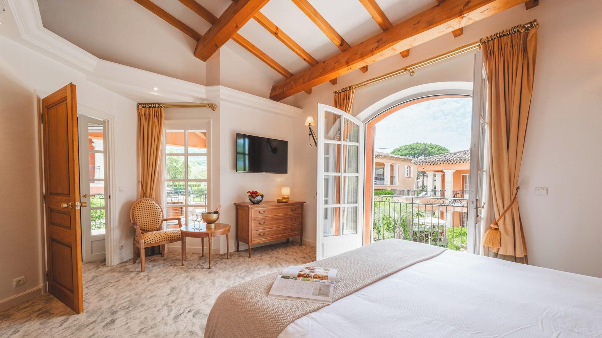 Suite Queen Size Bed