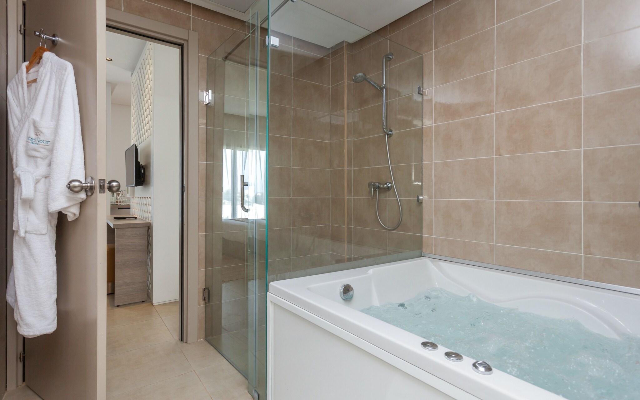 Suite Deluxe King Bed