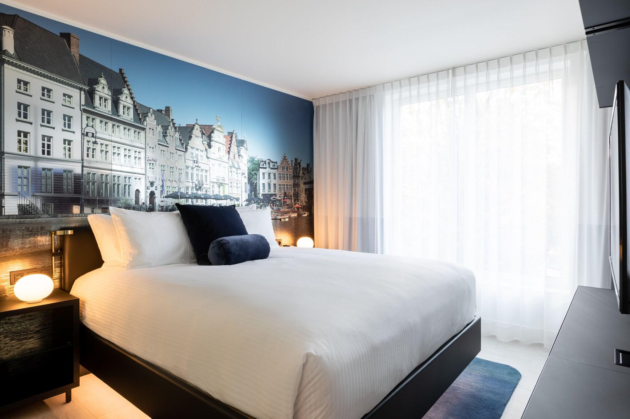 Studio Deluxe King Bed