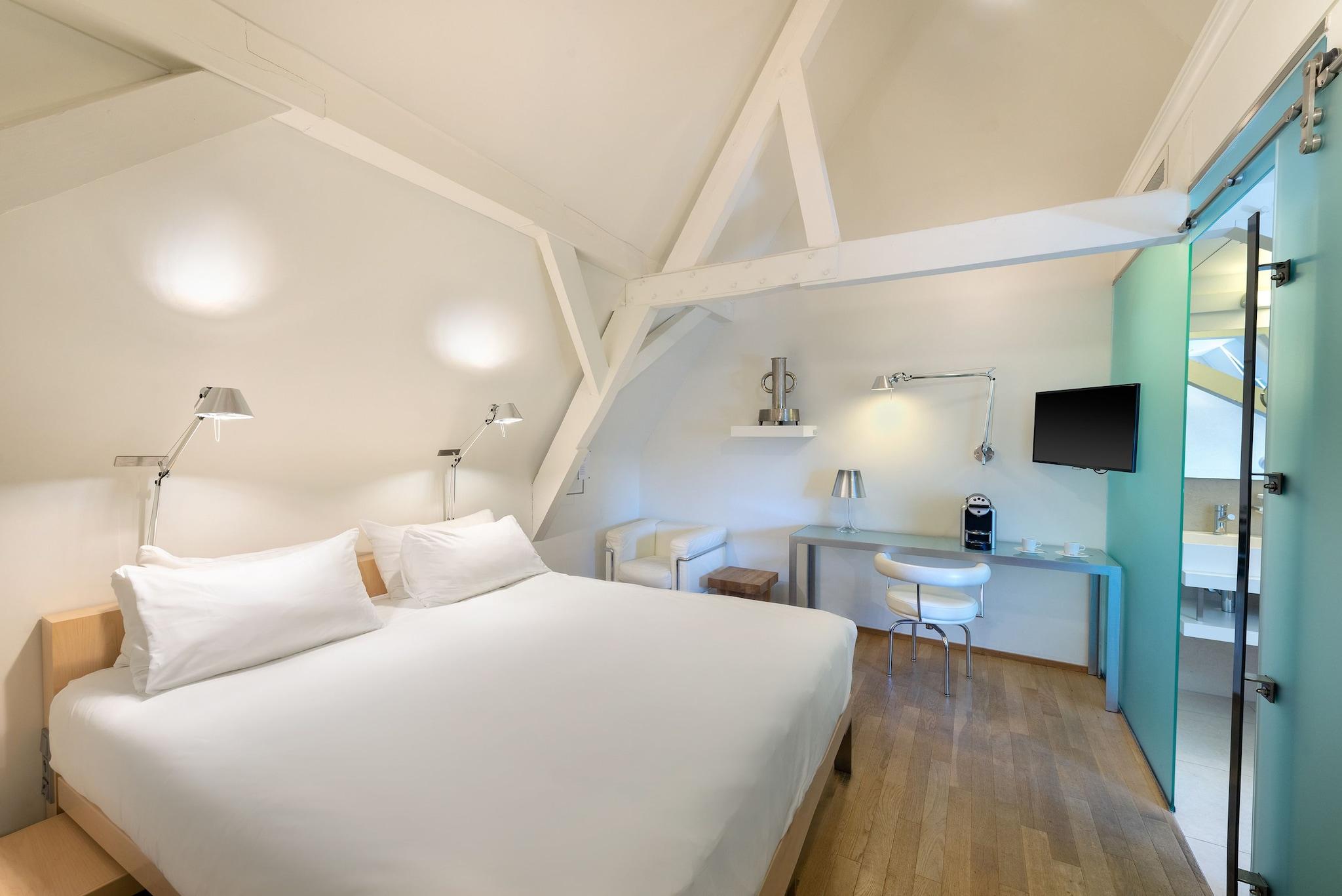 Double Superior King Bed