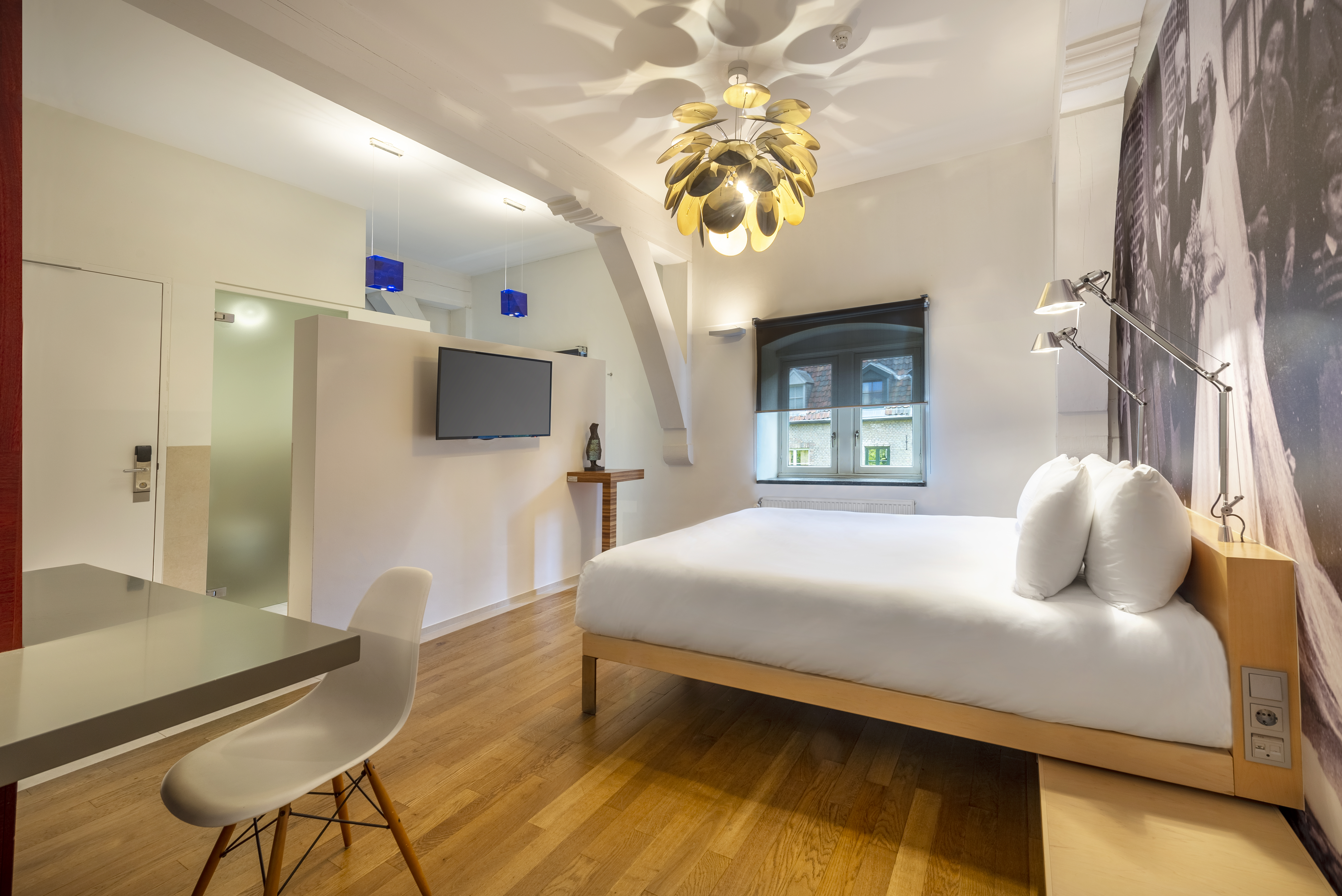 Double King Size Bed