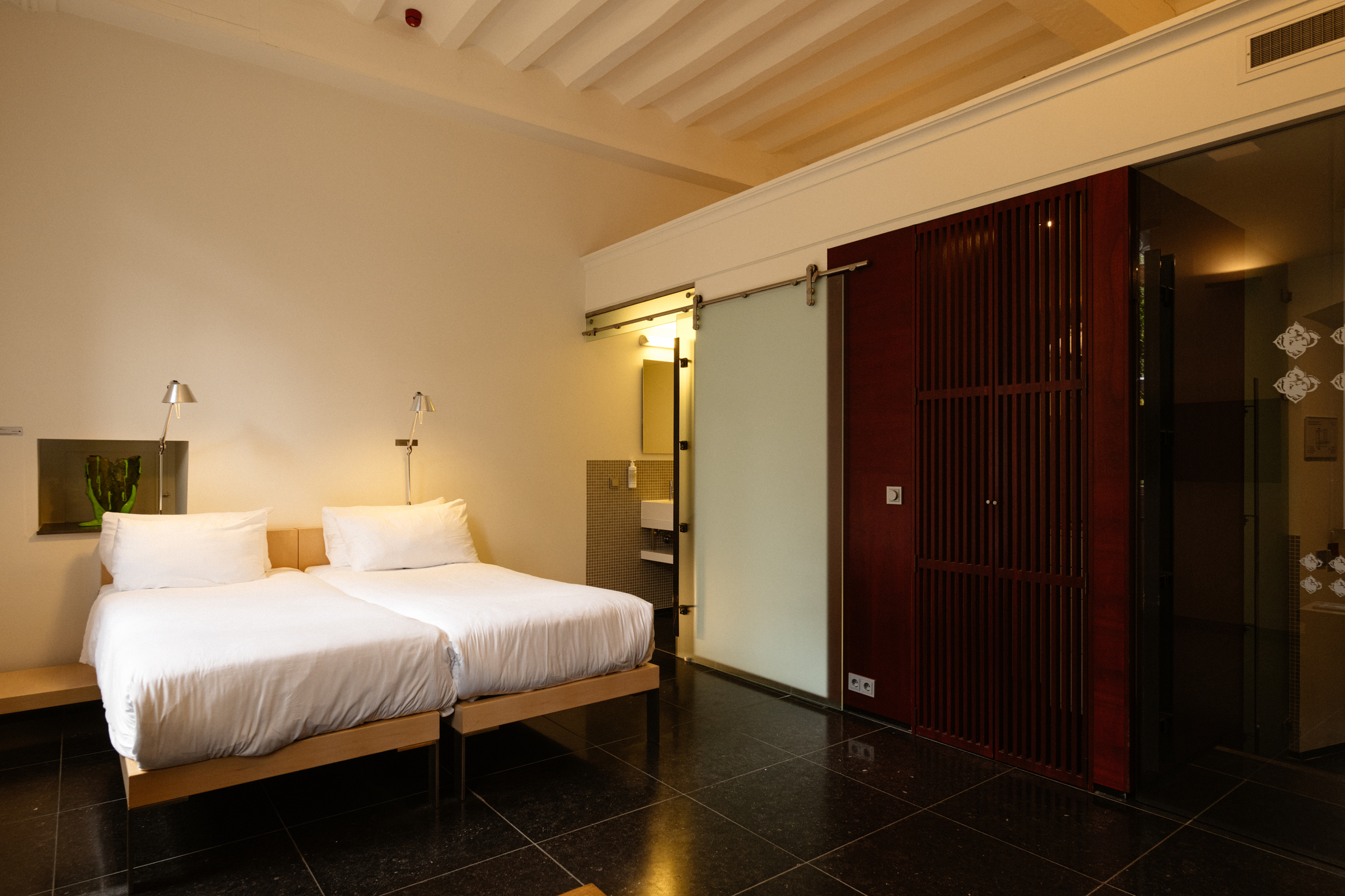 Double Deluxe King Bed