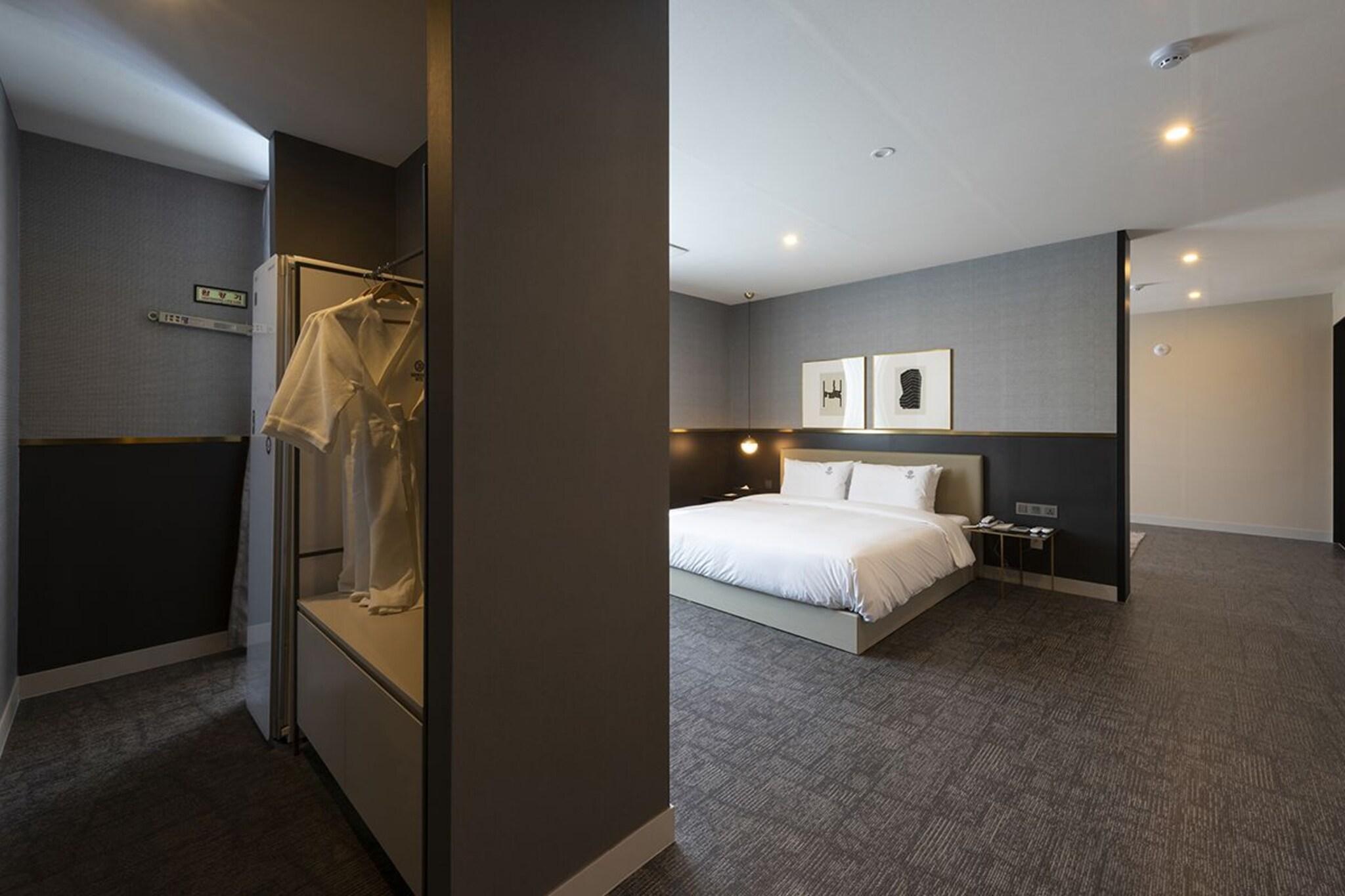 Suite with Double Bed