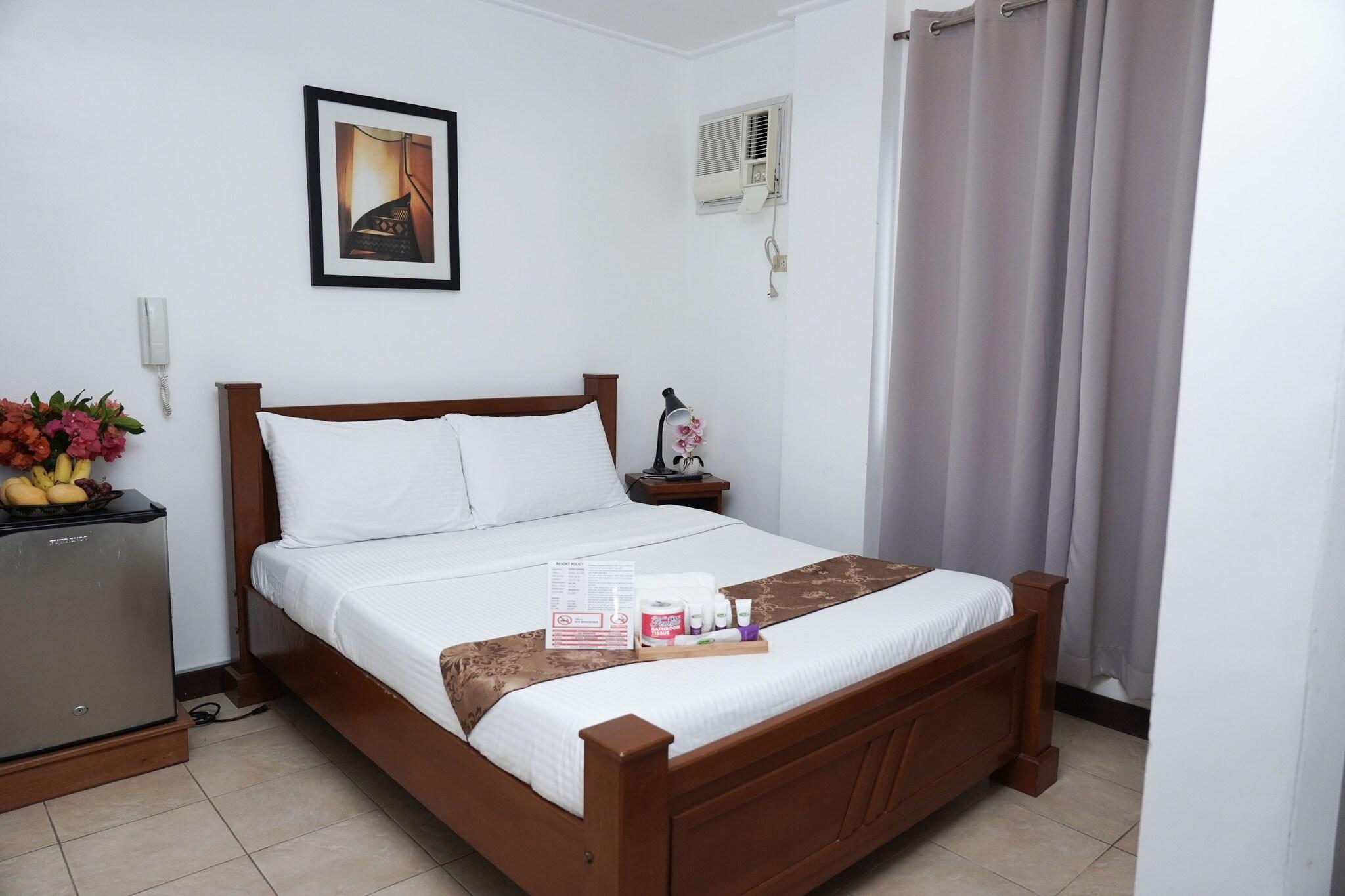 Cabin Queen Size Bed