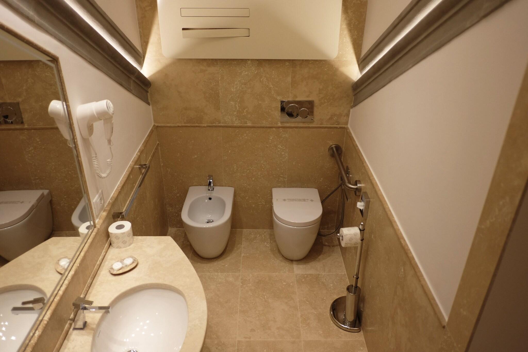 Double or Twin with Double Bed