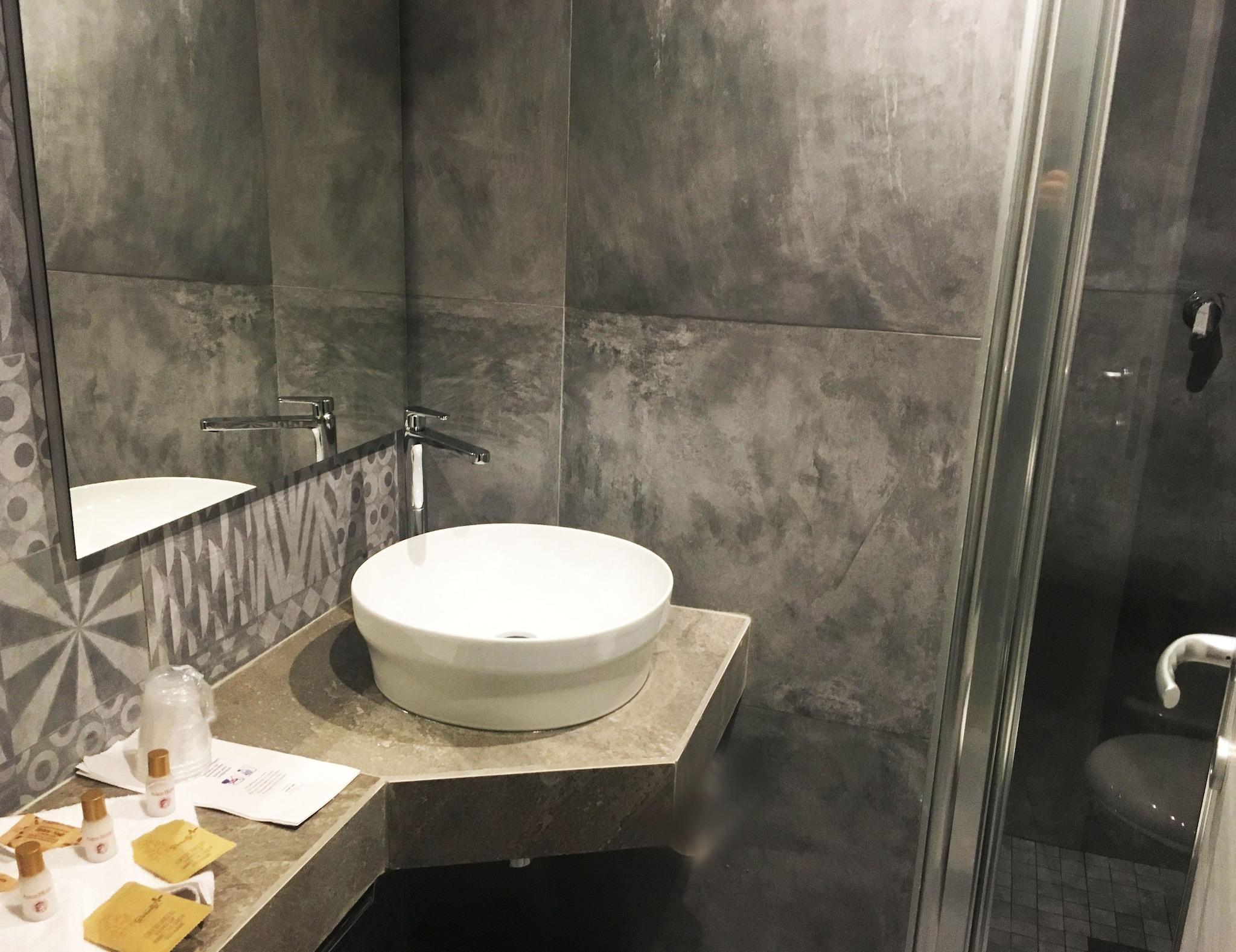 Double Queen Size Bed