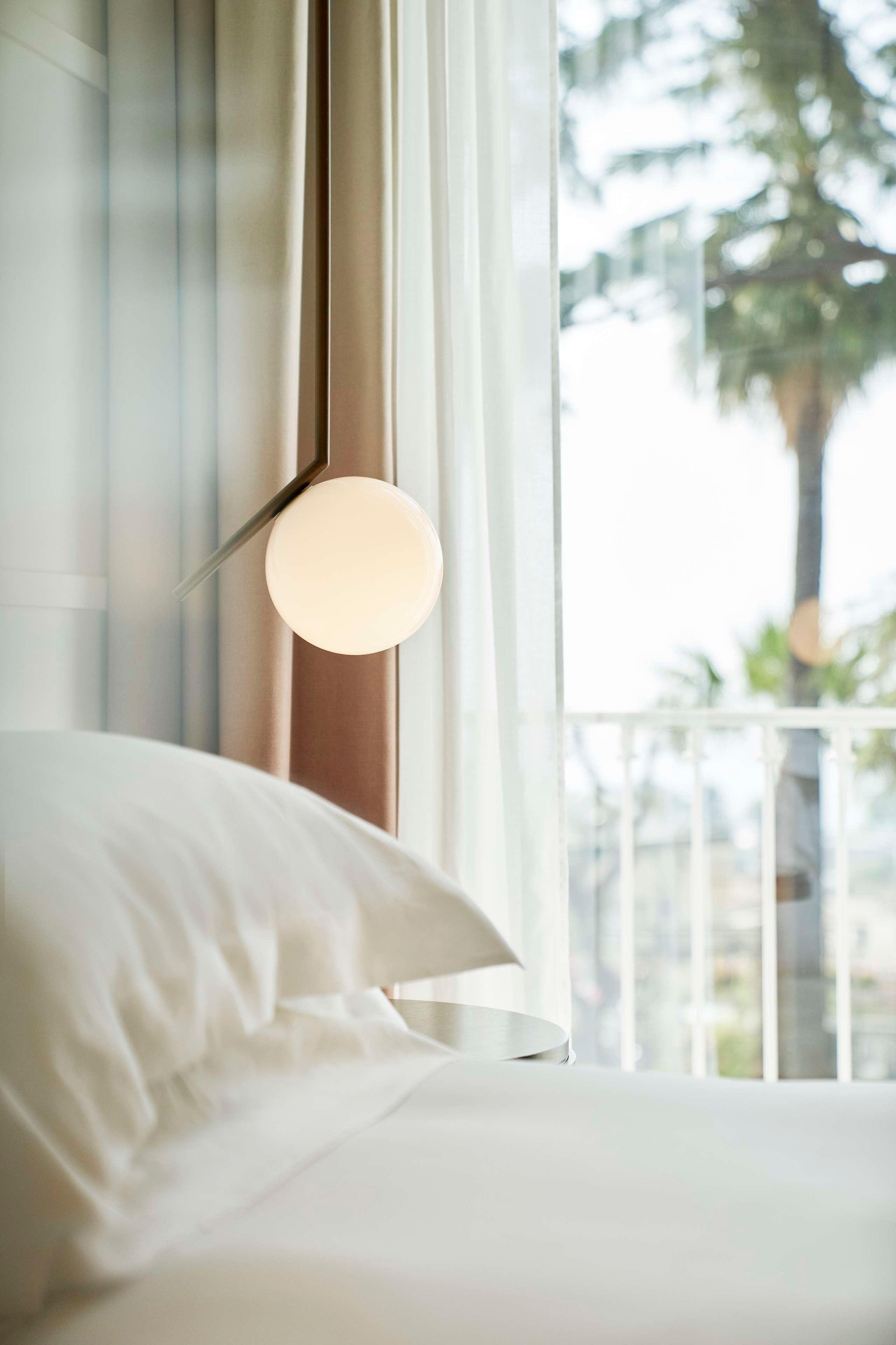 Double Accessible King Size Bed