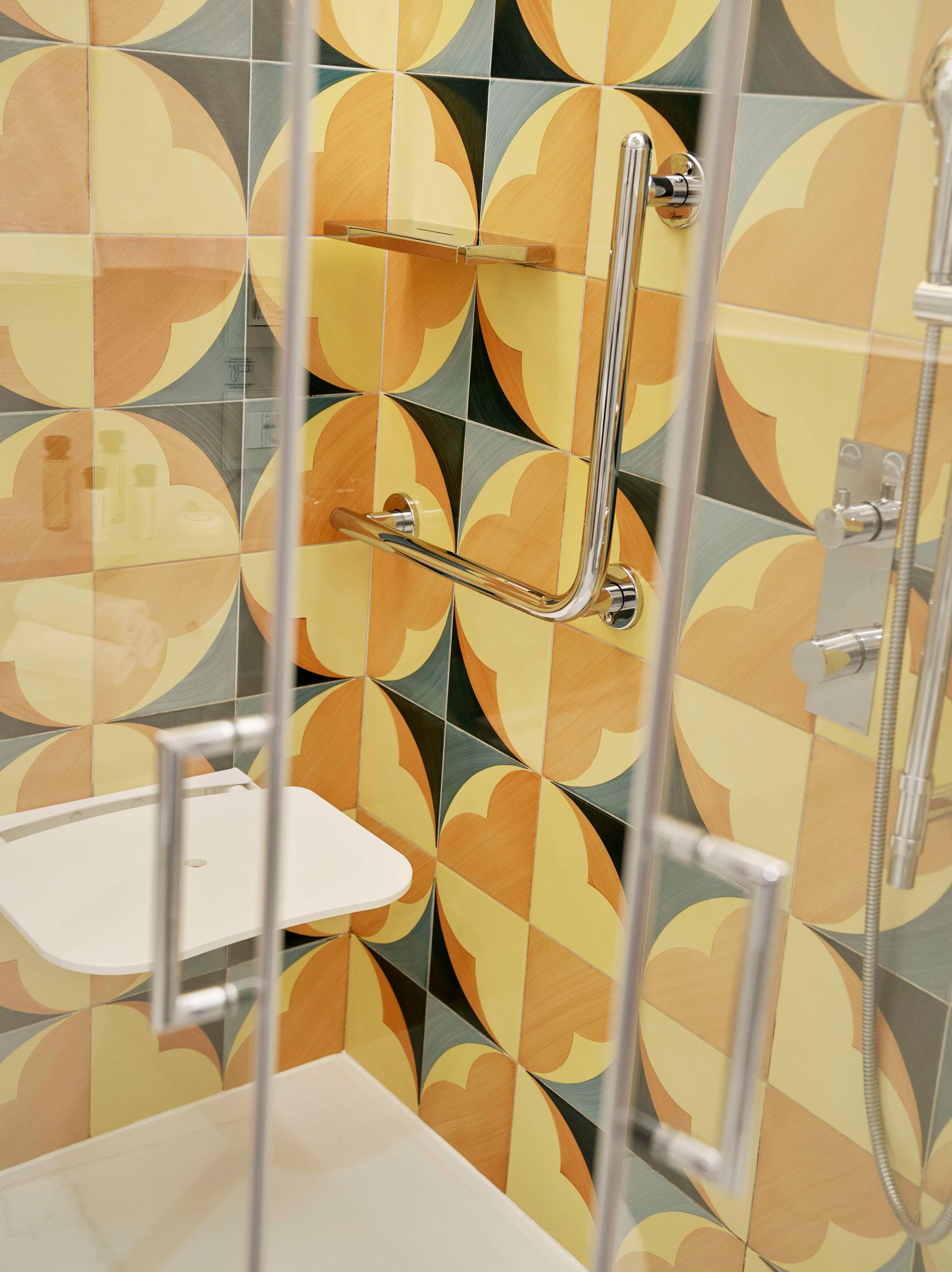 Double Accessible King Size Bed