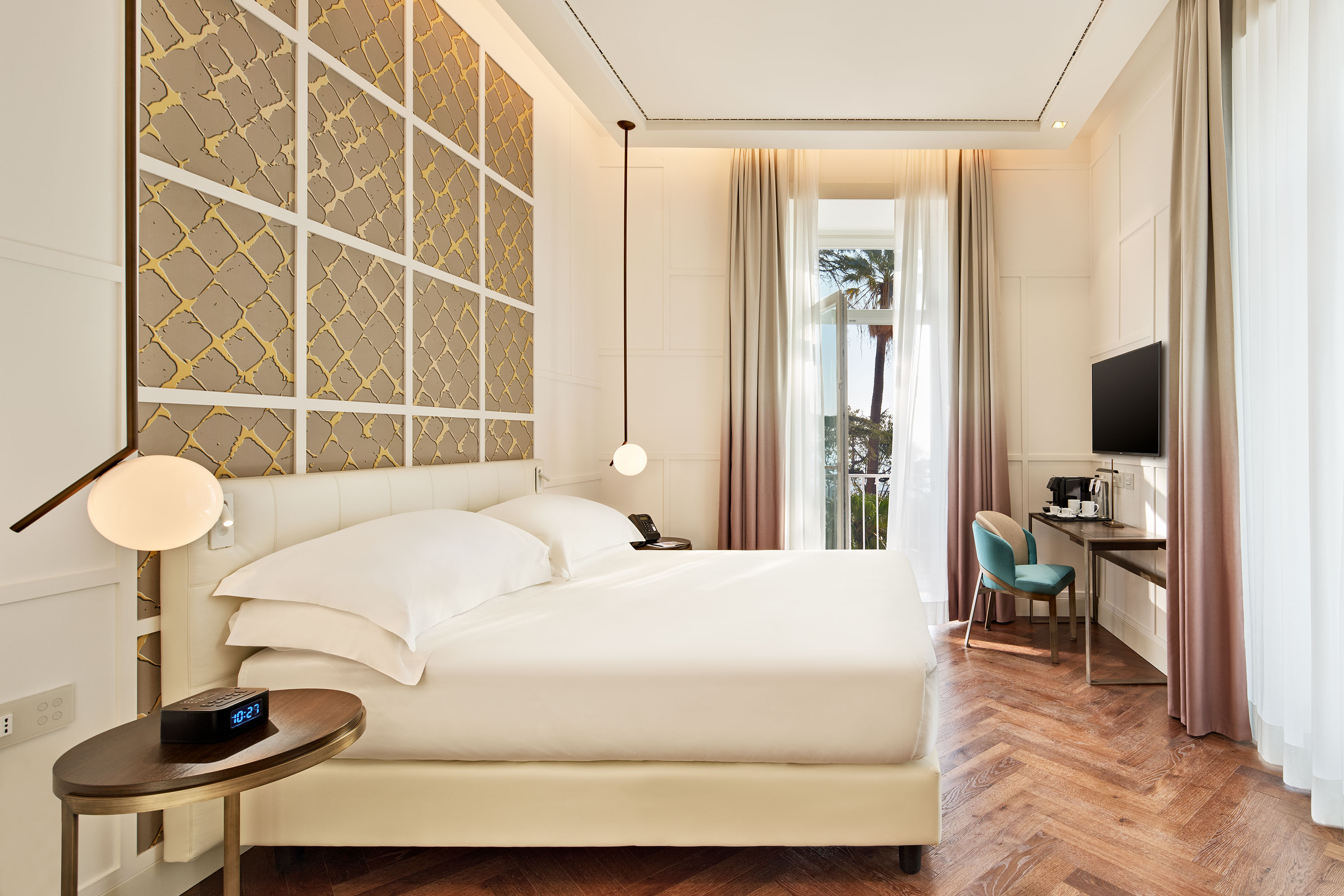 Double Superior King Bed