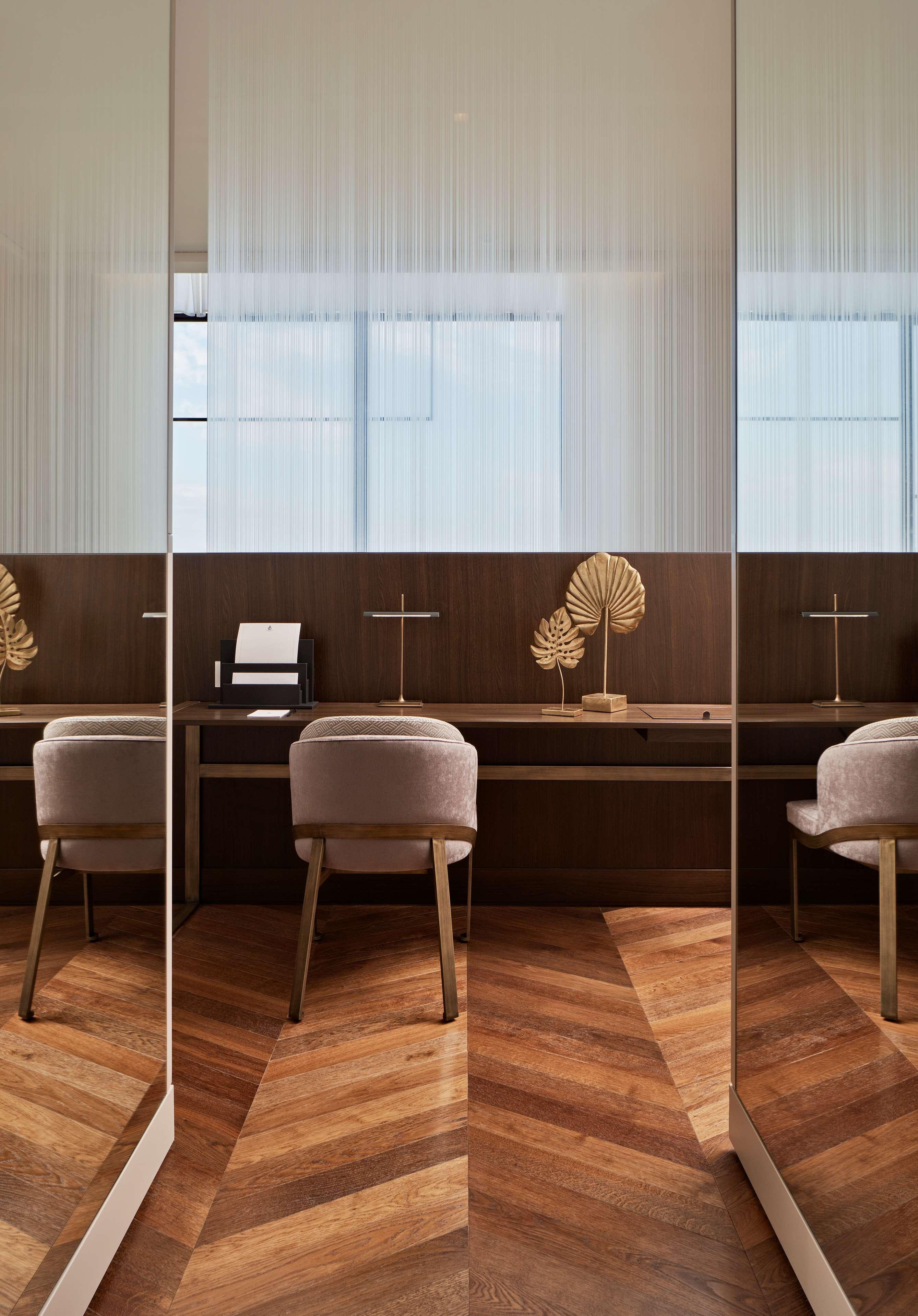 Junior Suite Sea View King Bed