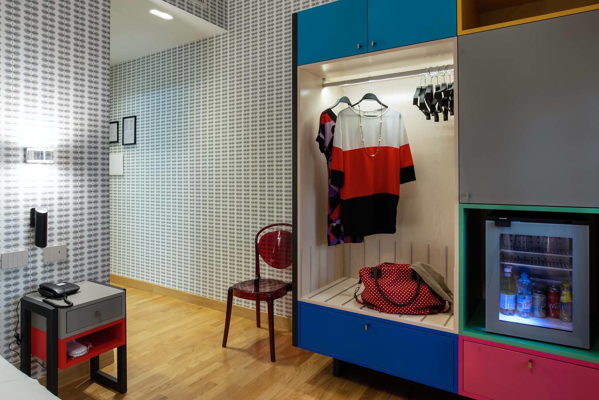 Double Classic Queen Bed