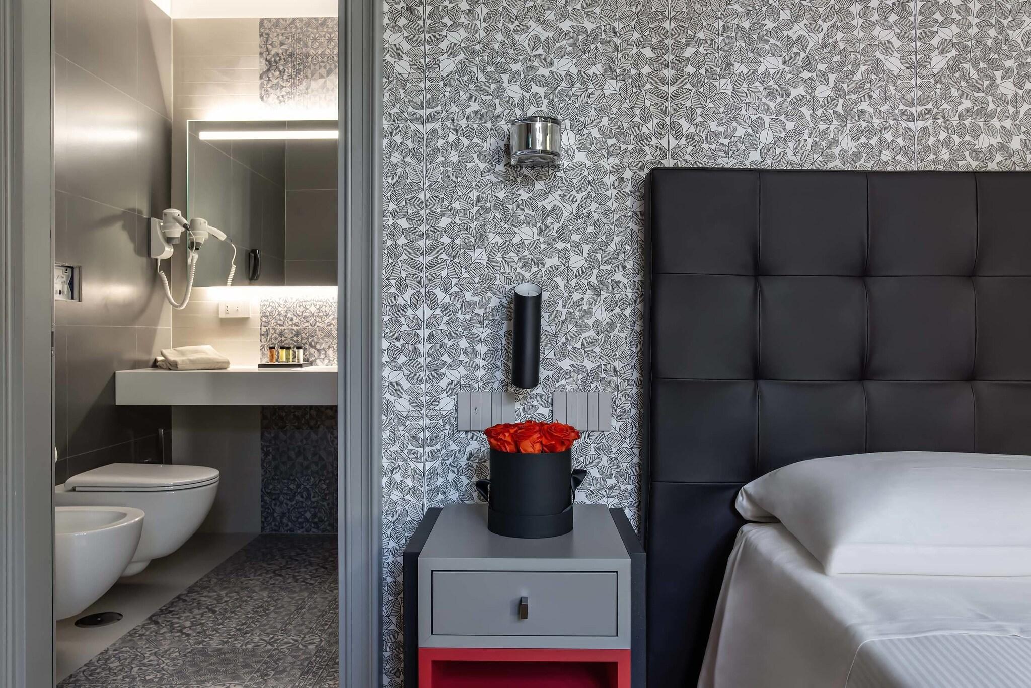 Double Classic Queen Bed