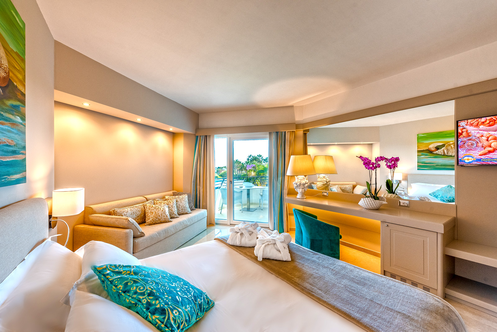 Double Deluxe Side Sea View