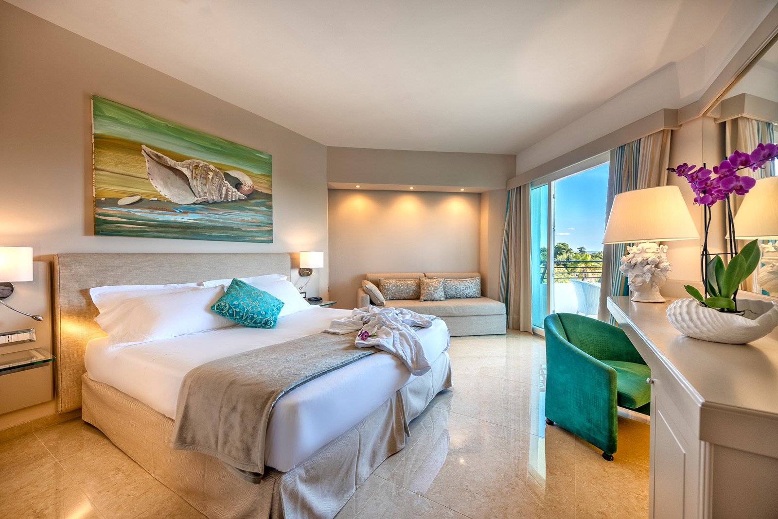 Double Deluxe Side Sea View