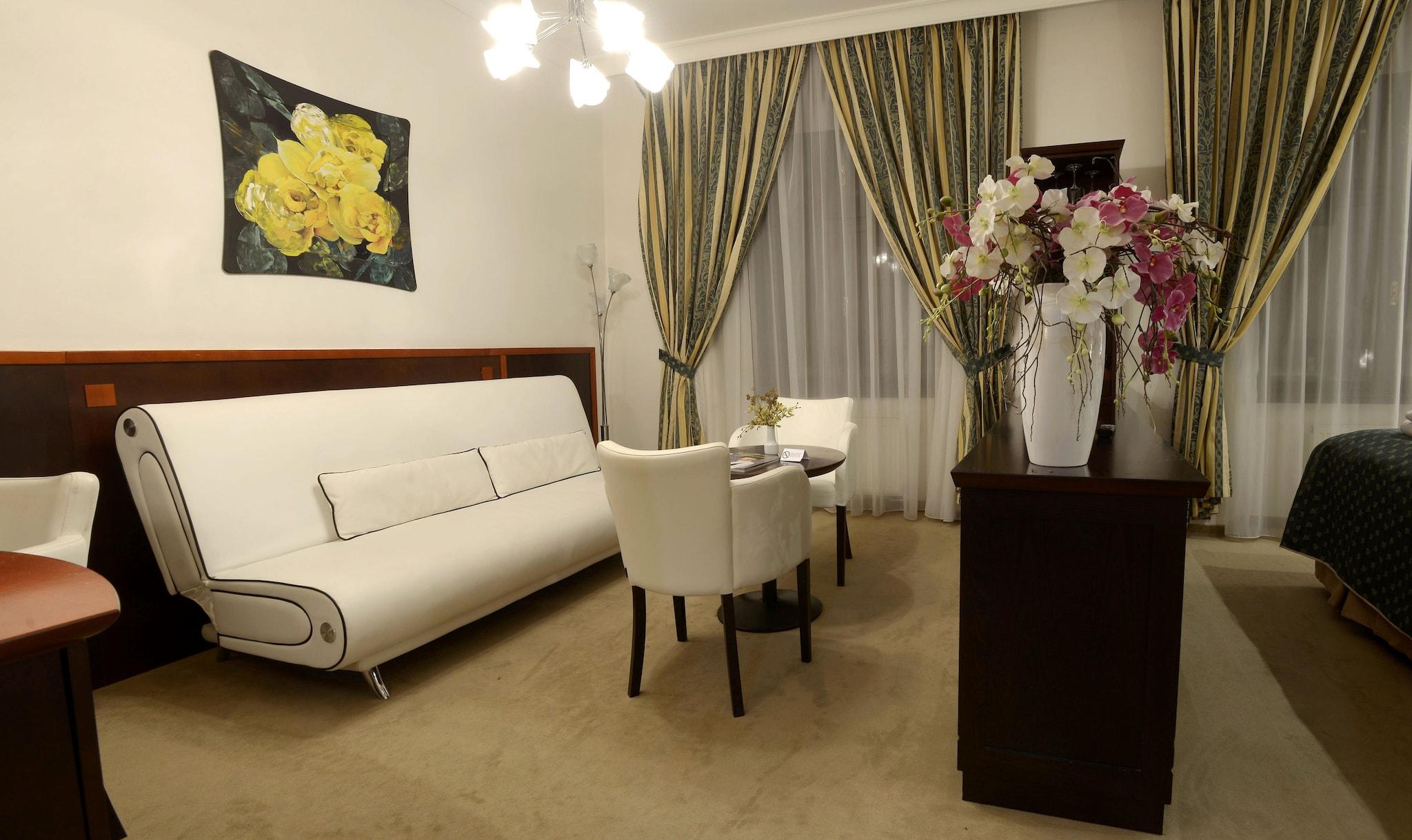 Junior Suite King Size Bed