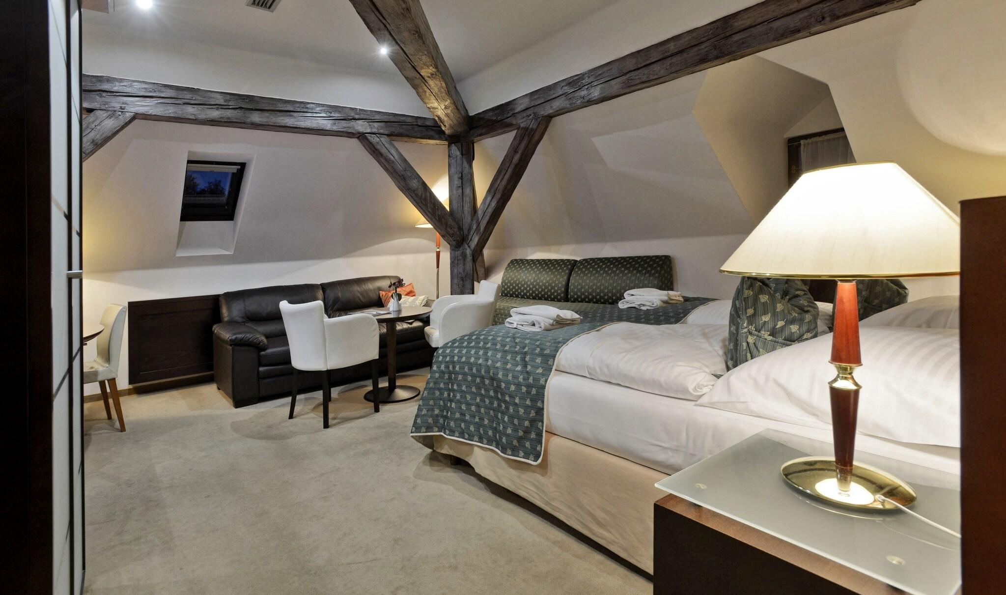 Double Deluxe King Bed