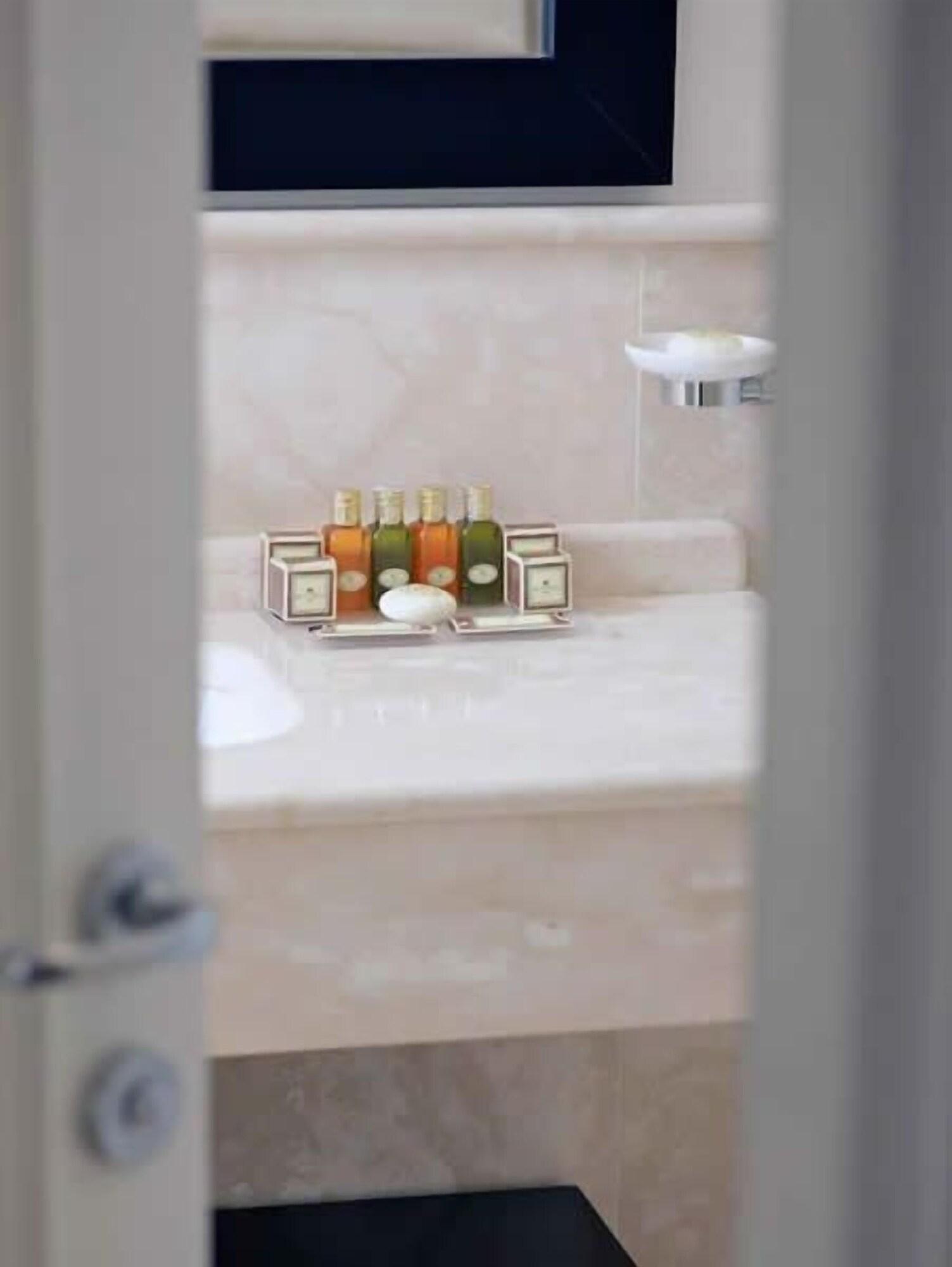 Junior Suite King Size Bed