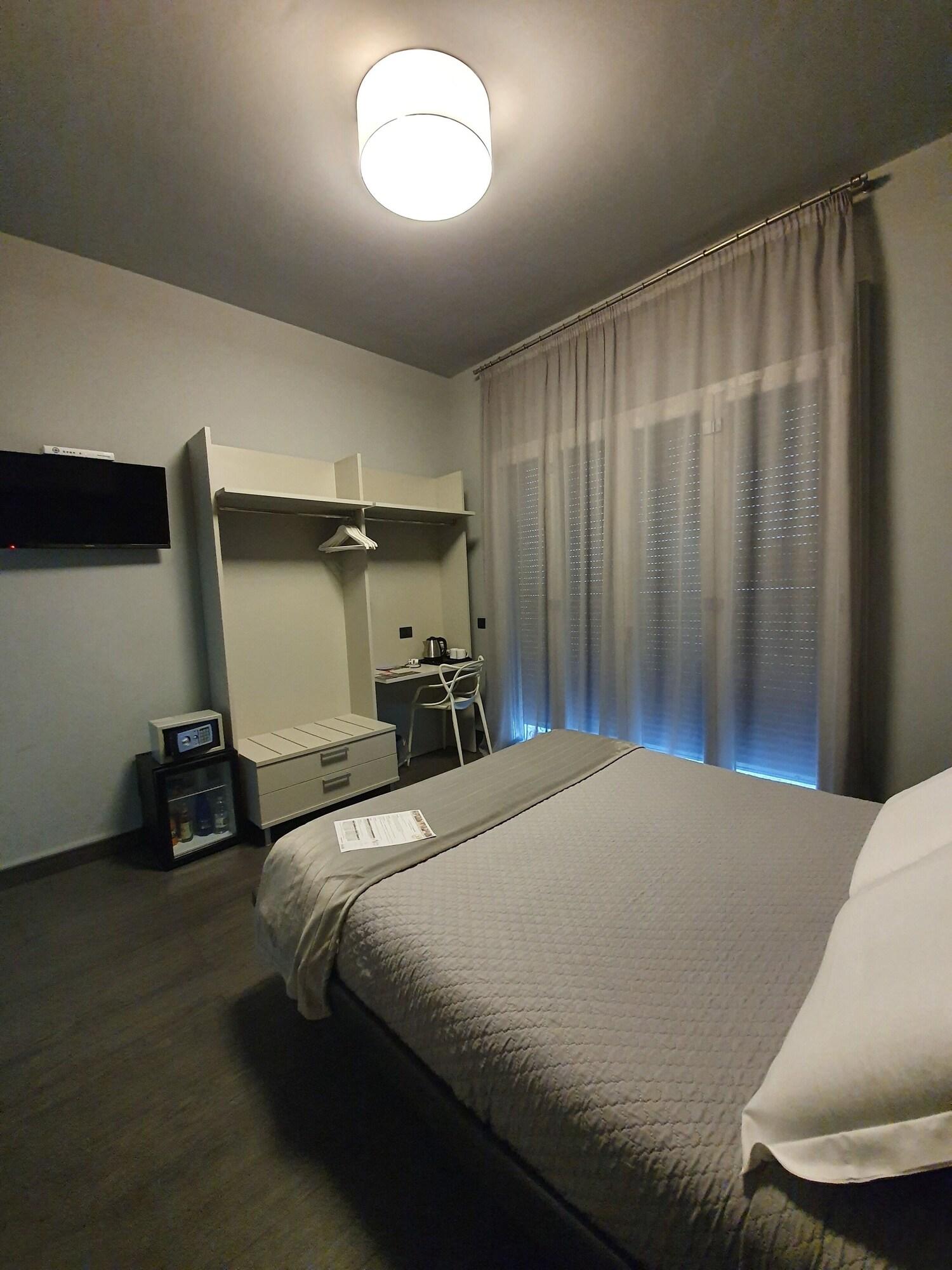 Double Queen Size Bed