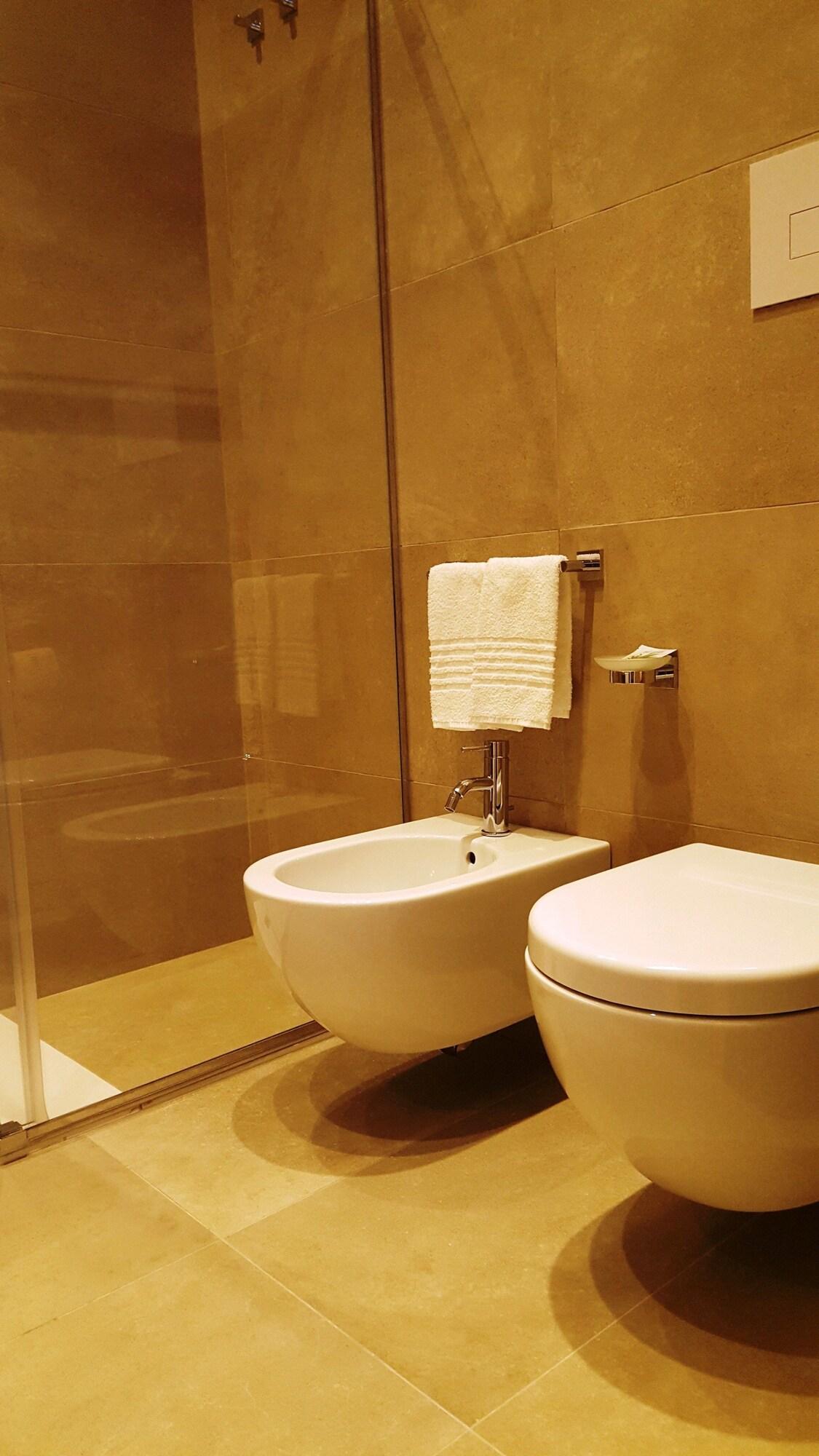 Suite Queen Size Bed