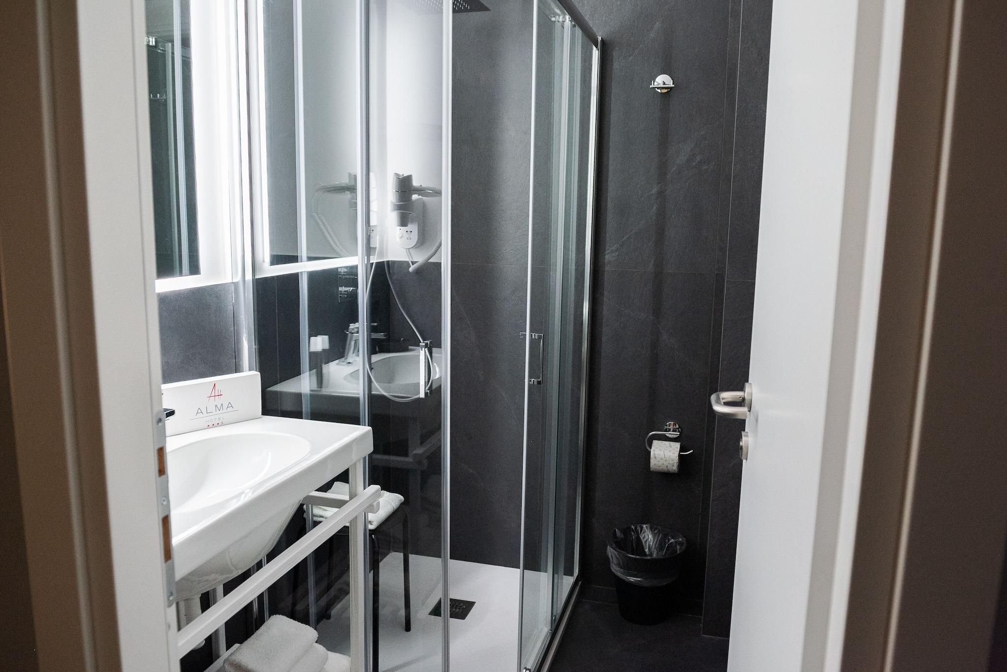 Double Superior Queen Bed